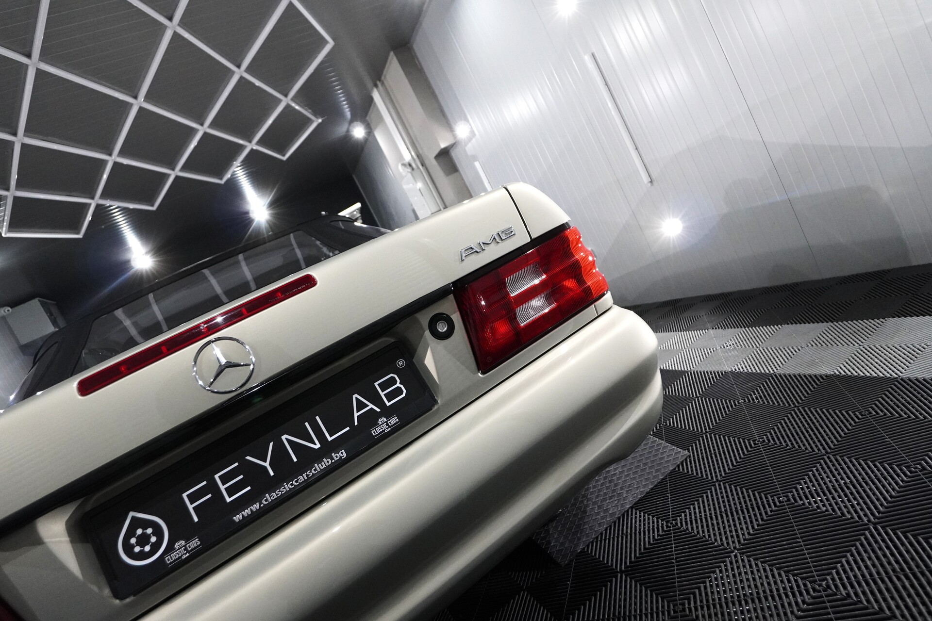 Mercedes-Benz-R129-SL55-AMG-4