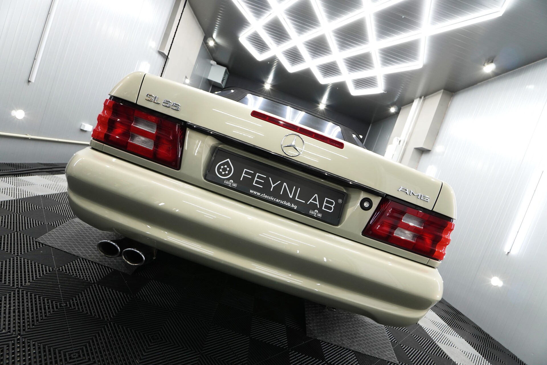 Mercedes-Benz-R129-SL55-AMG-5
