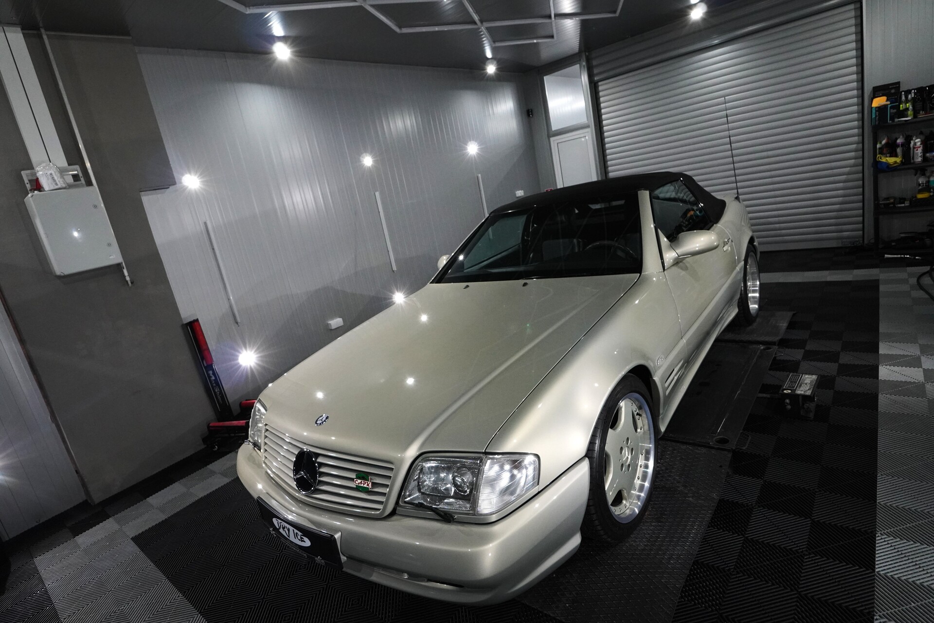 Mercedes-Benz-R129-SL55-AMG-6