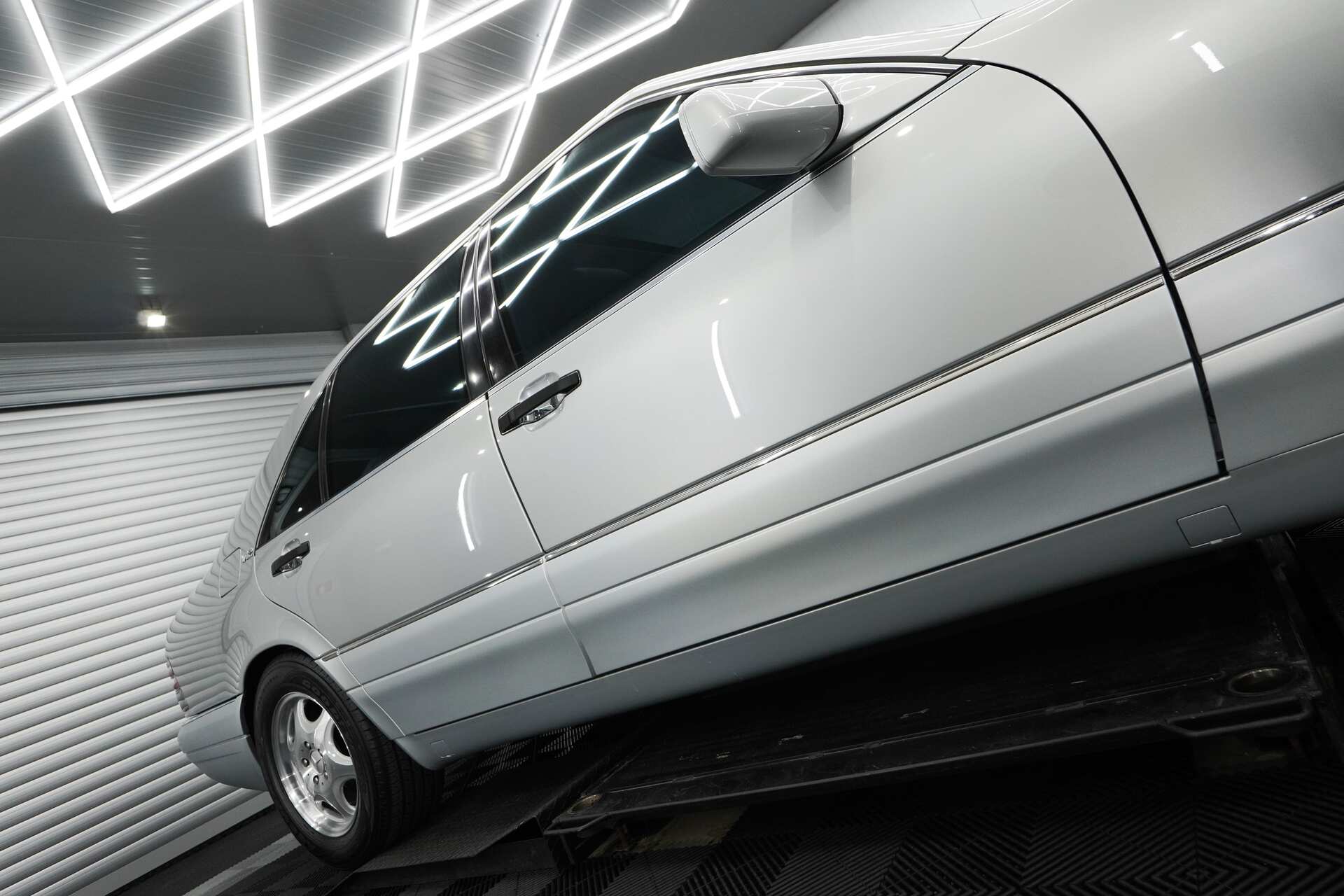 Mercedes-Benz-S600-11