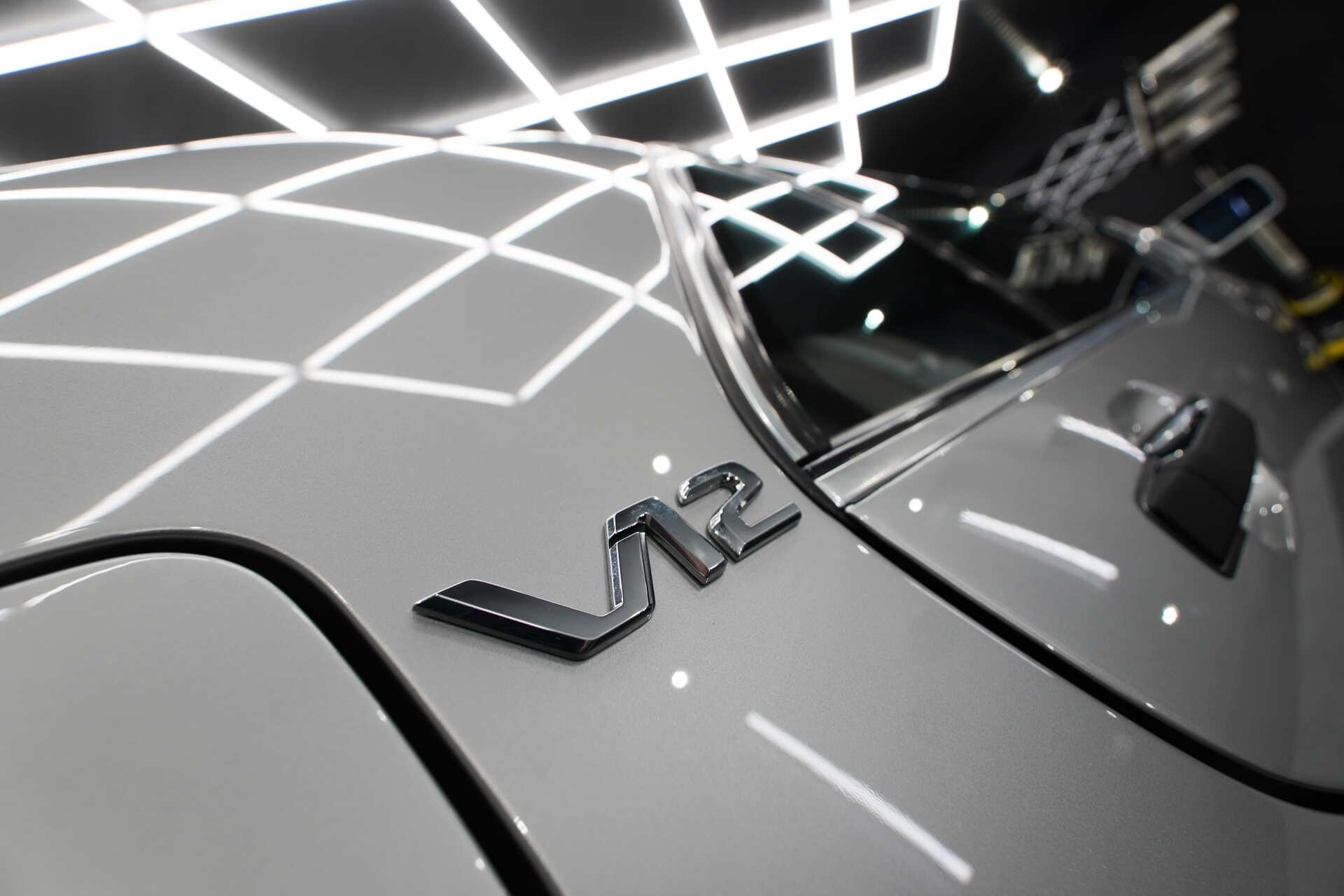 Mercedes-Benz-S600-12