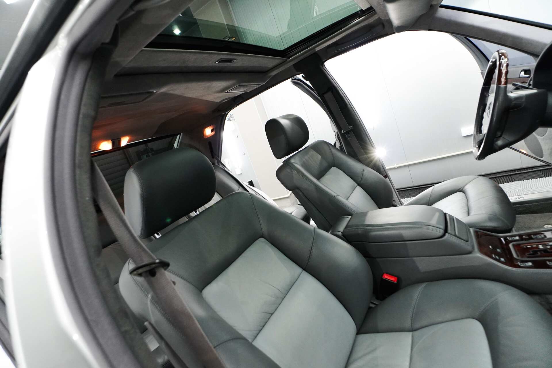 Mercedes-Benz-S600-20