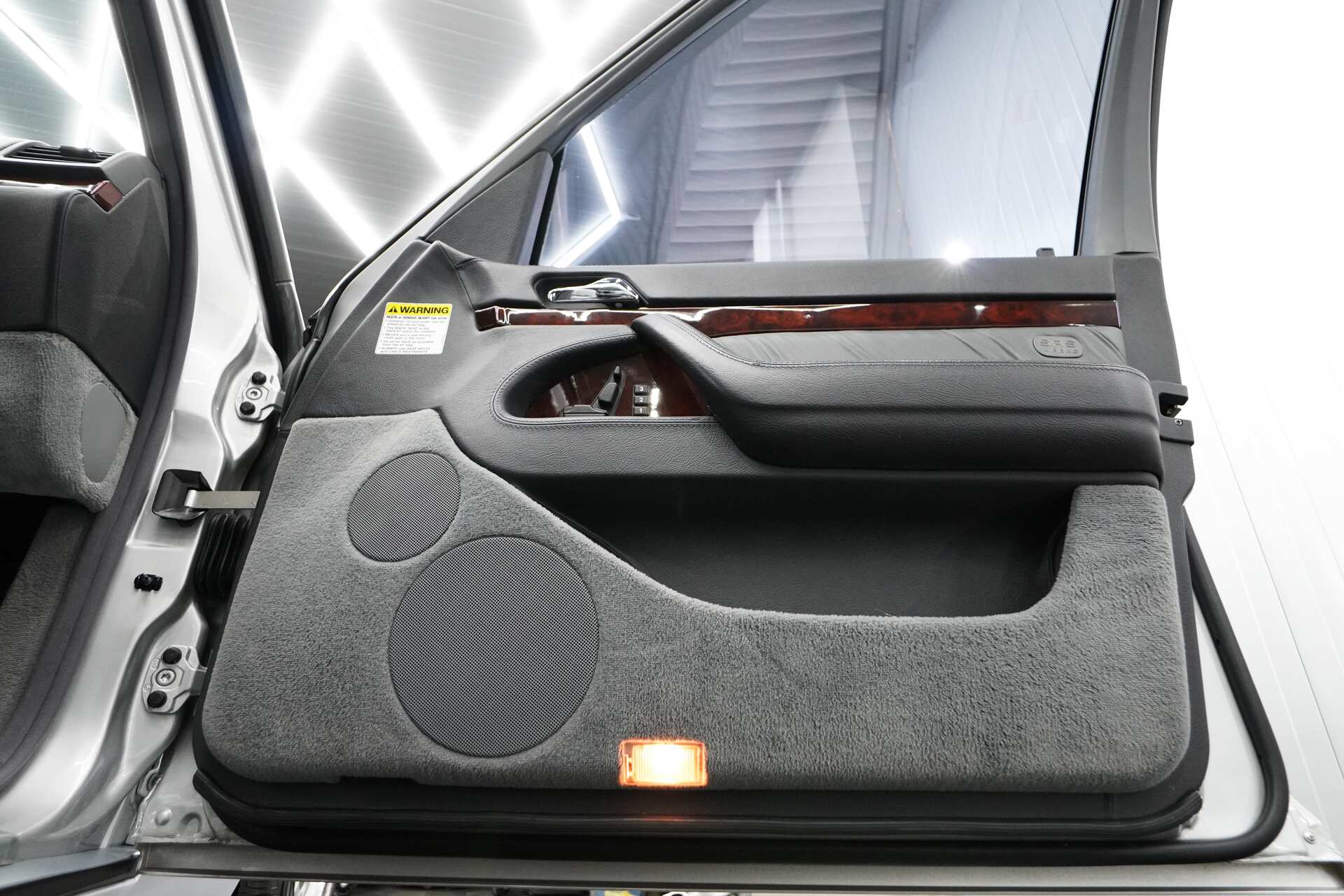 Mercedes-Benz-S600-29