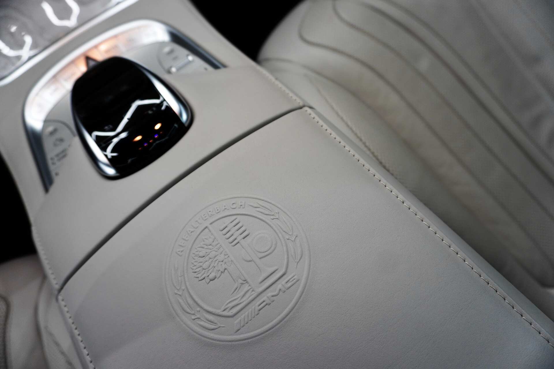 Mercedes-Benz-S63-Coupe-14