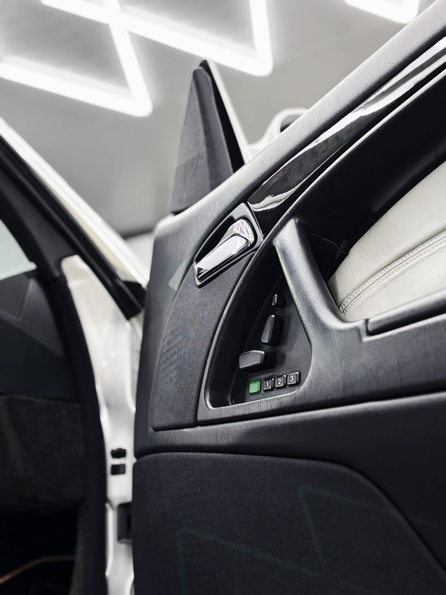 Mercedes-Benz-SL-500-AMG-15