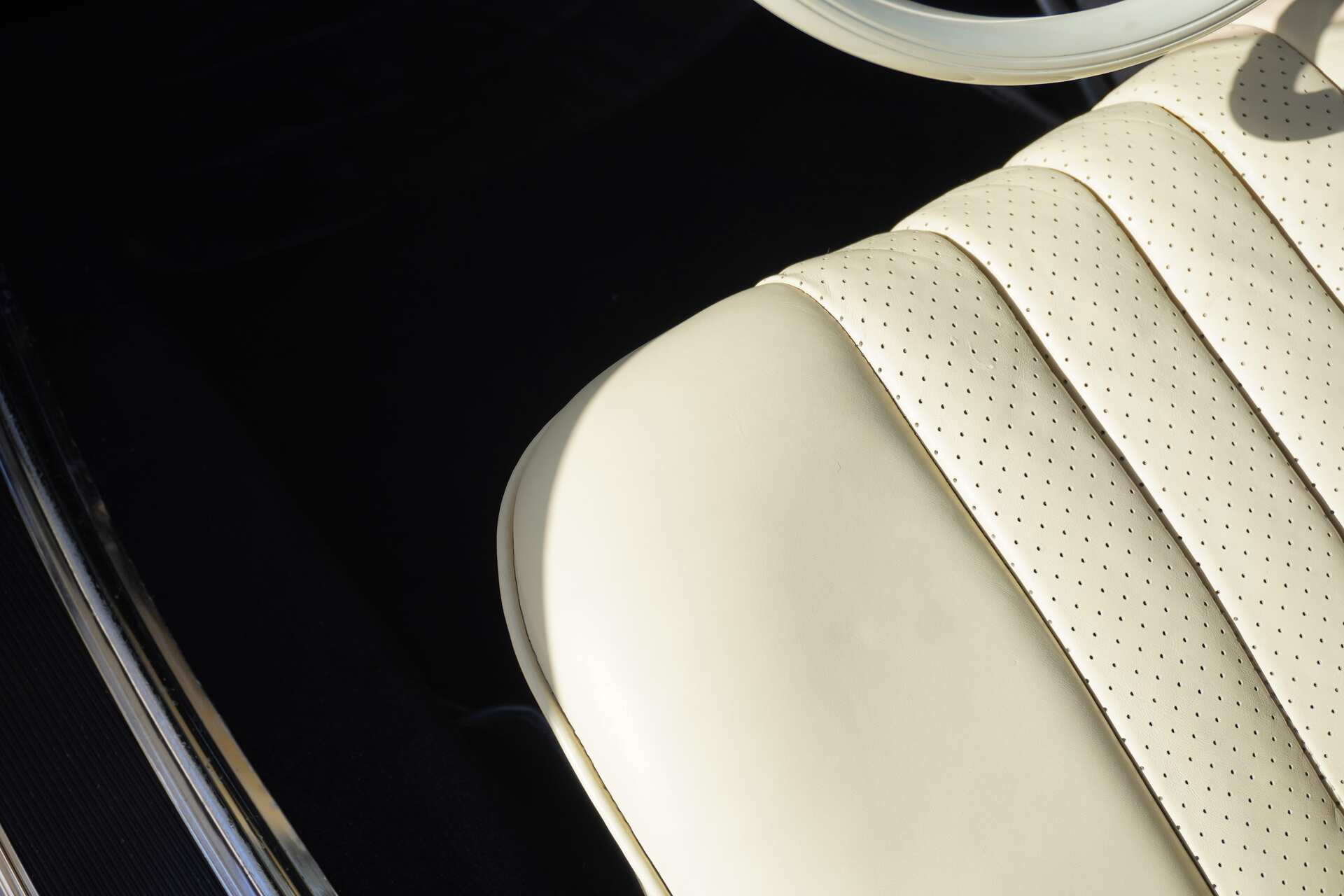 Mercedes-Benz-SL280-11