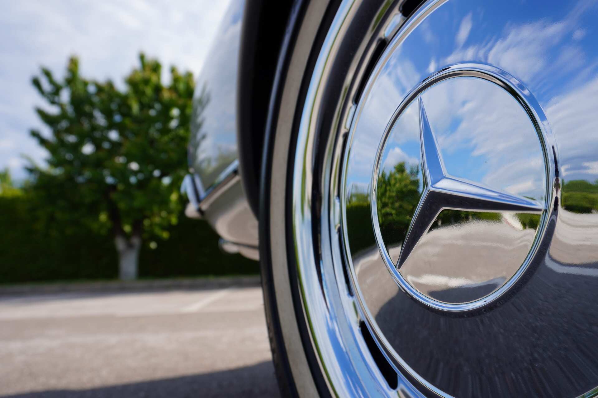 Mercedes-Benz-SL280-15