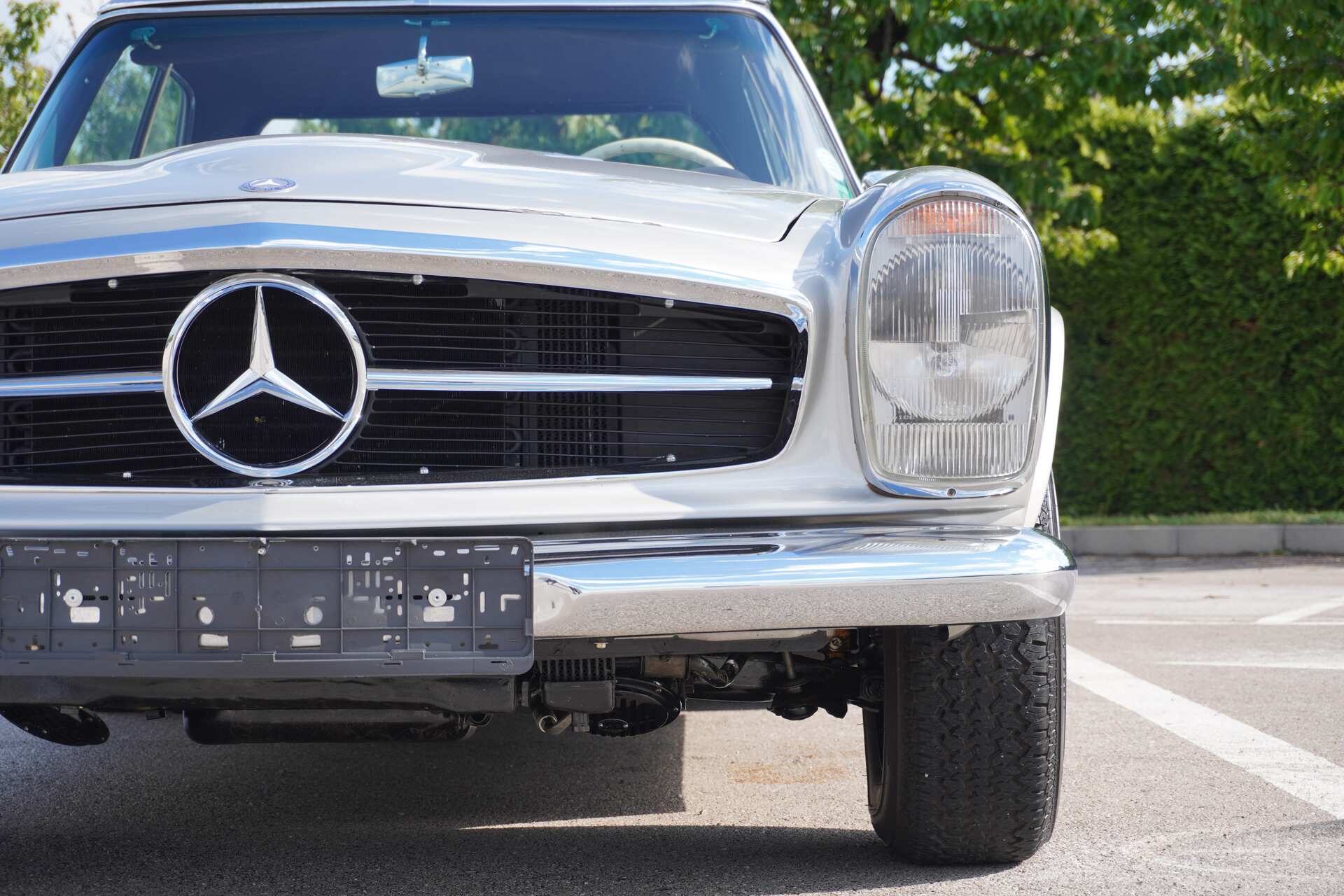 Mercedes-Benz-SL280-22