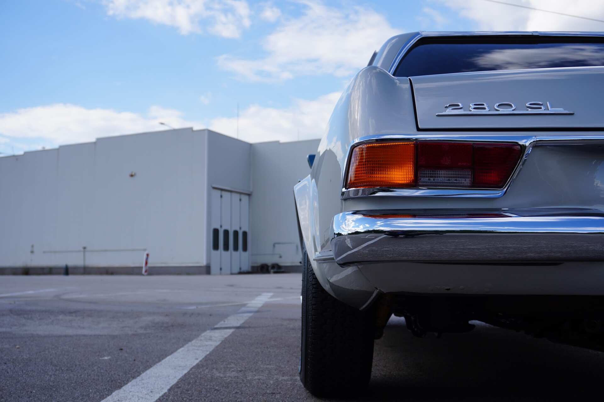 Mercedes-Benz-SL280-27