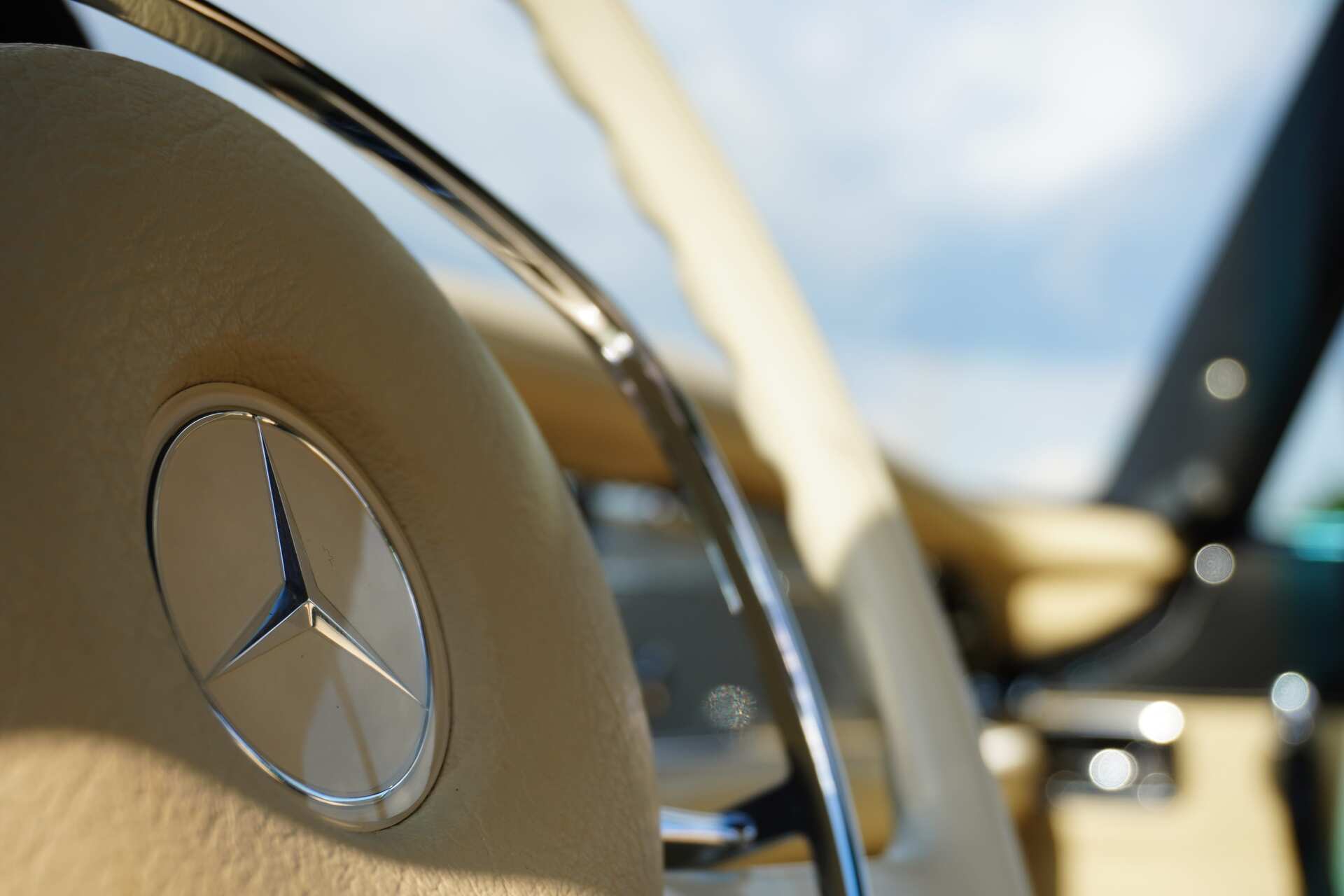 Mercedes-Benz-SL280-3