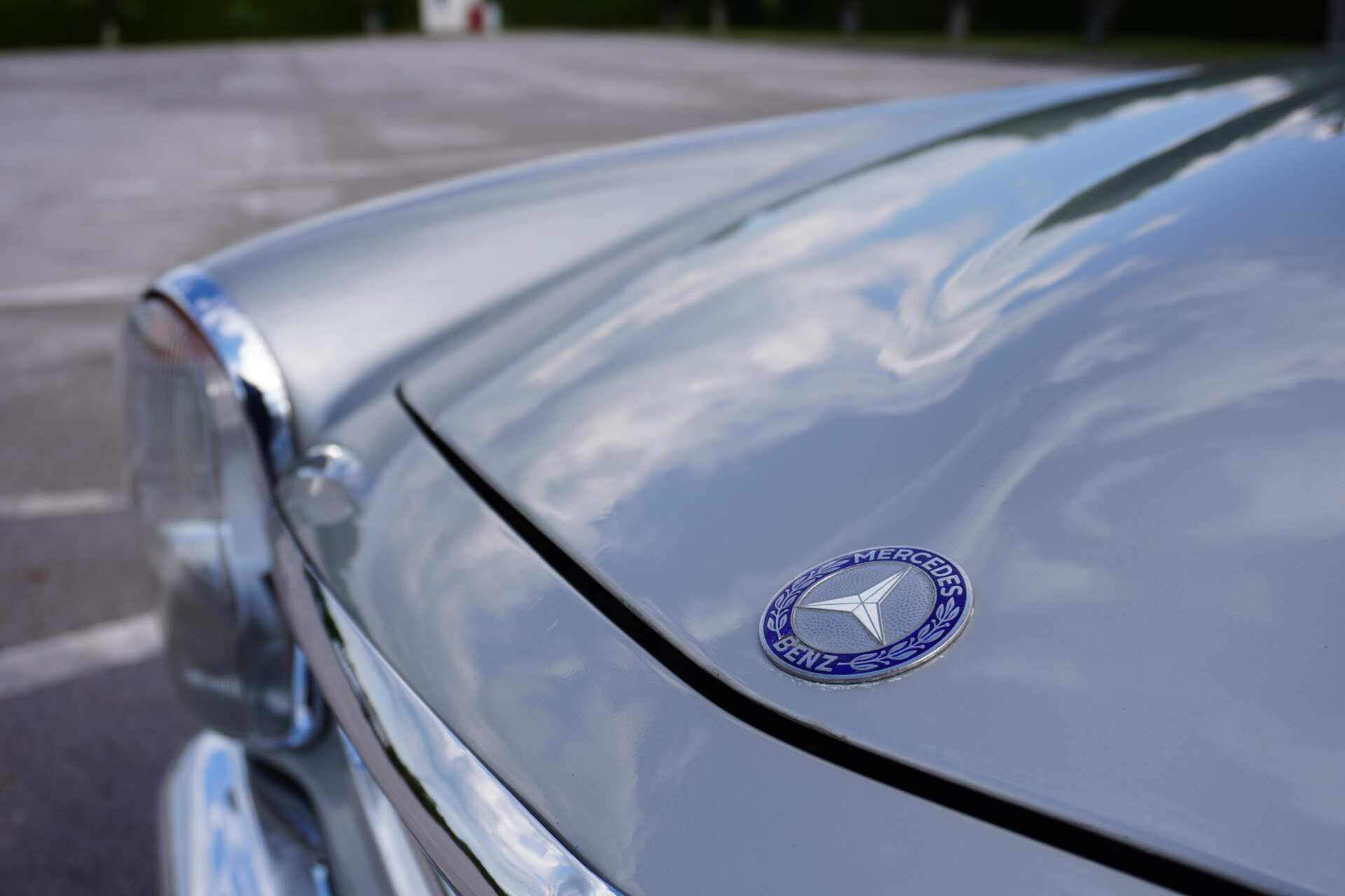 Mercedes-Benz-SL280-34