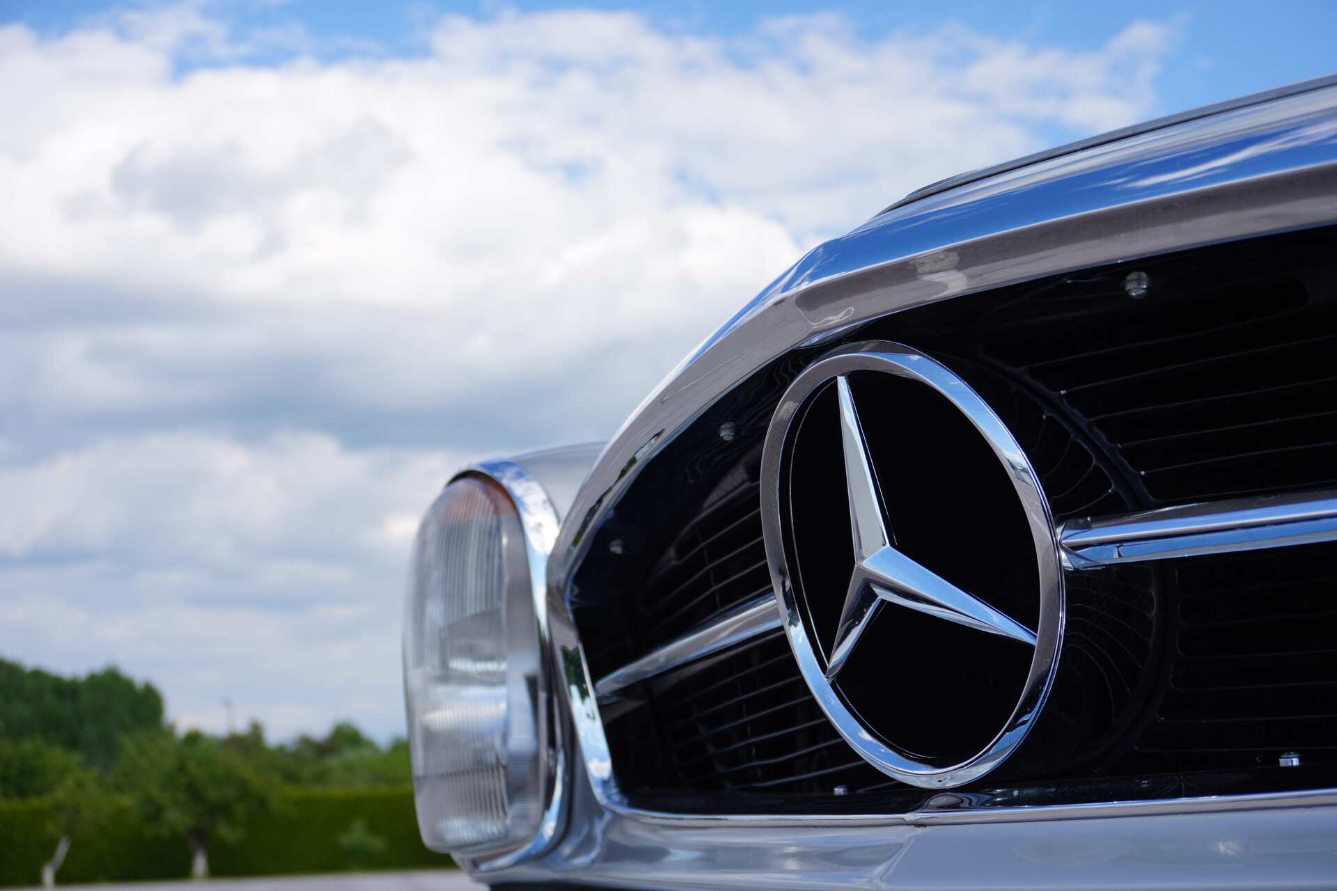 Mercedes-Benz-SL280-35