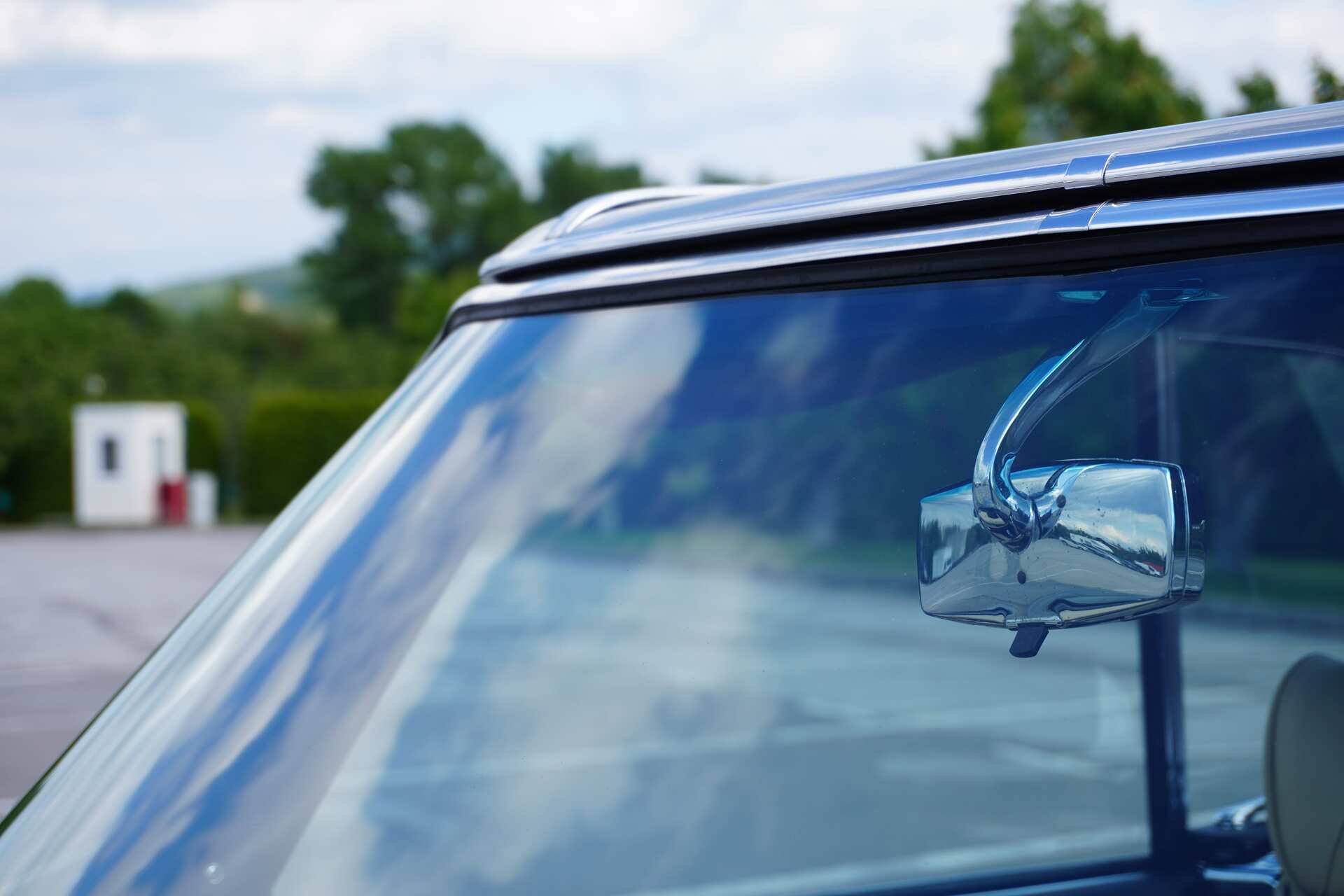 Mercedes-Benz-SL280-36