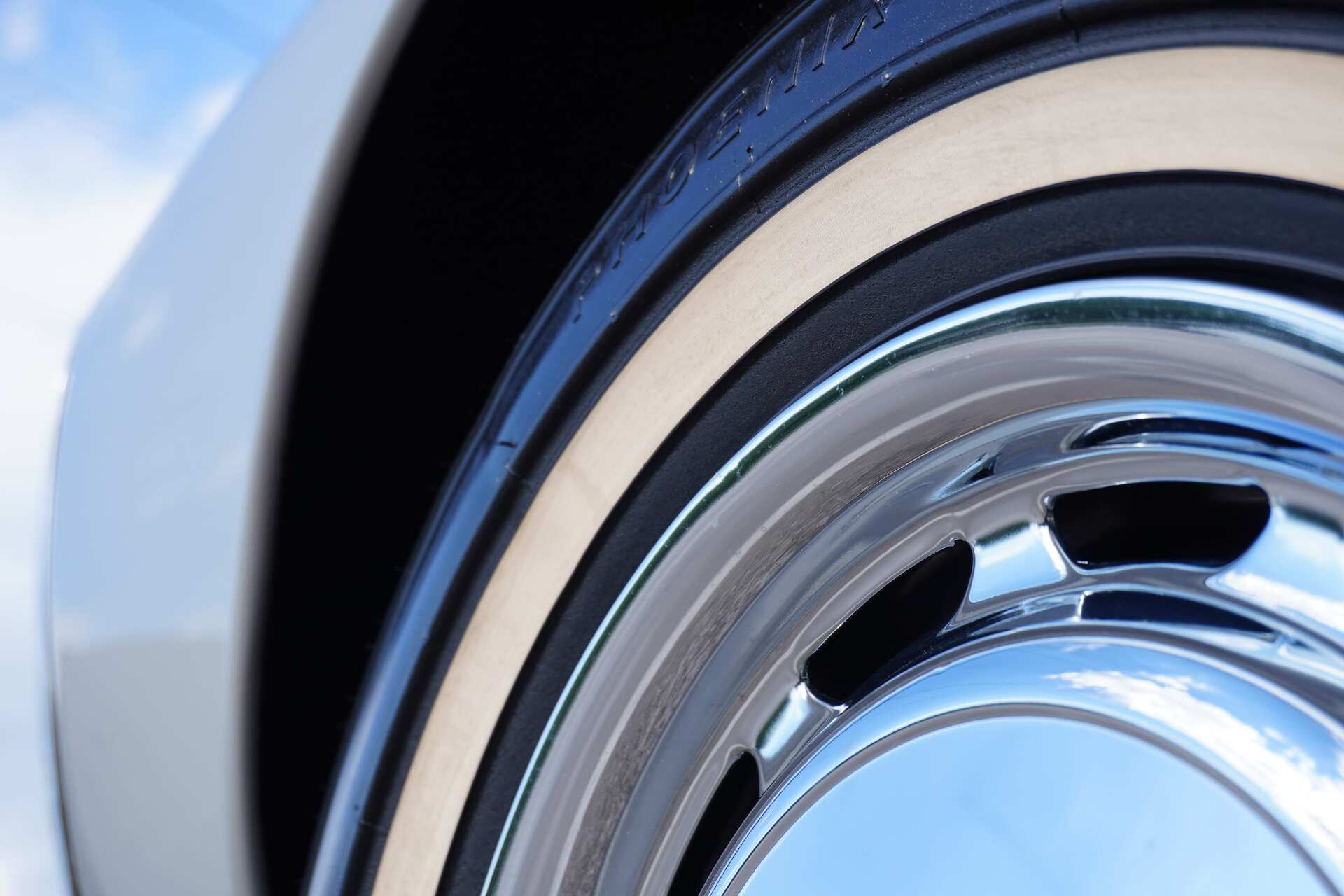 Mercedes-Benz-SL280-37