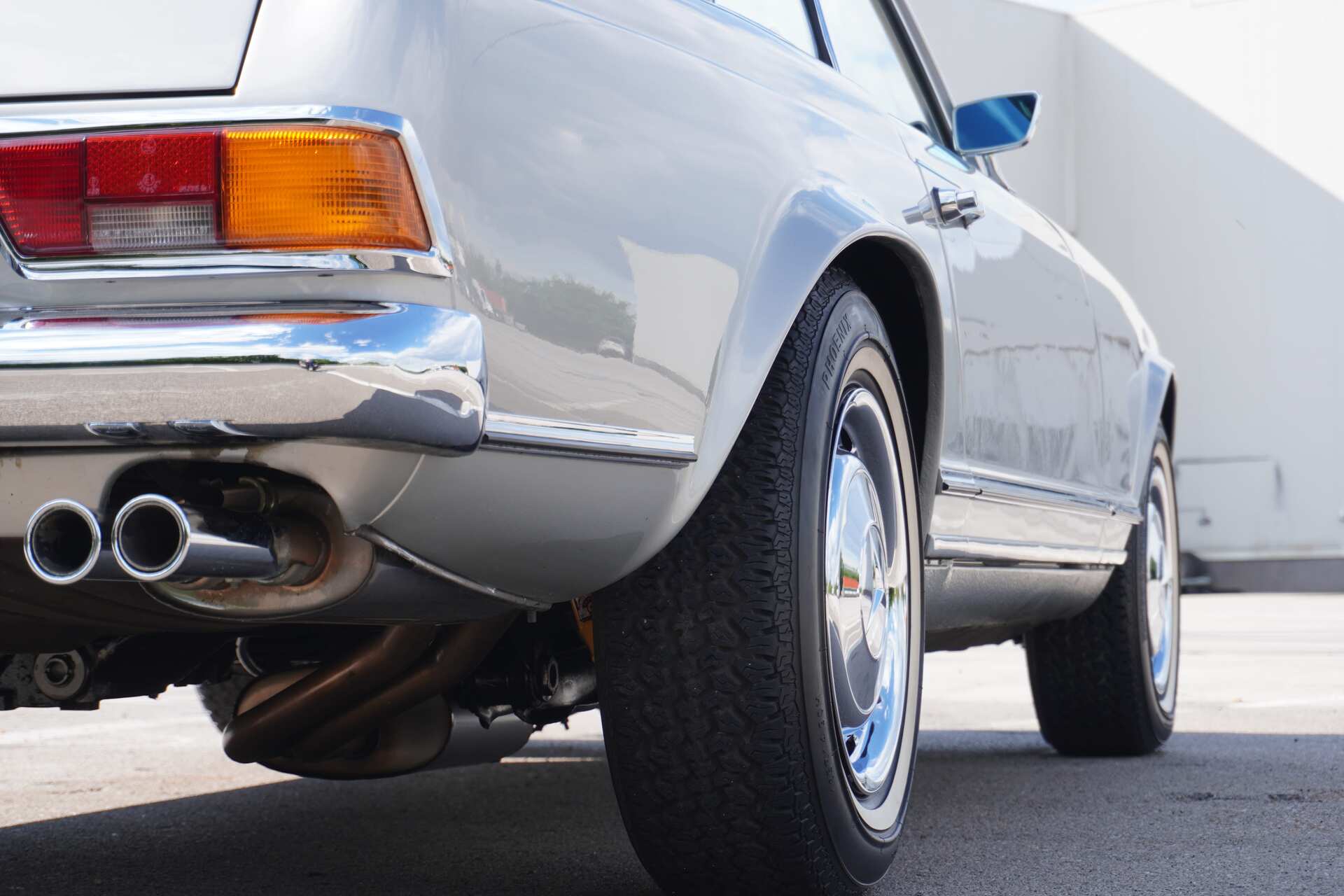 Mercedes-Benz-SL280-42