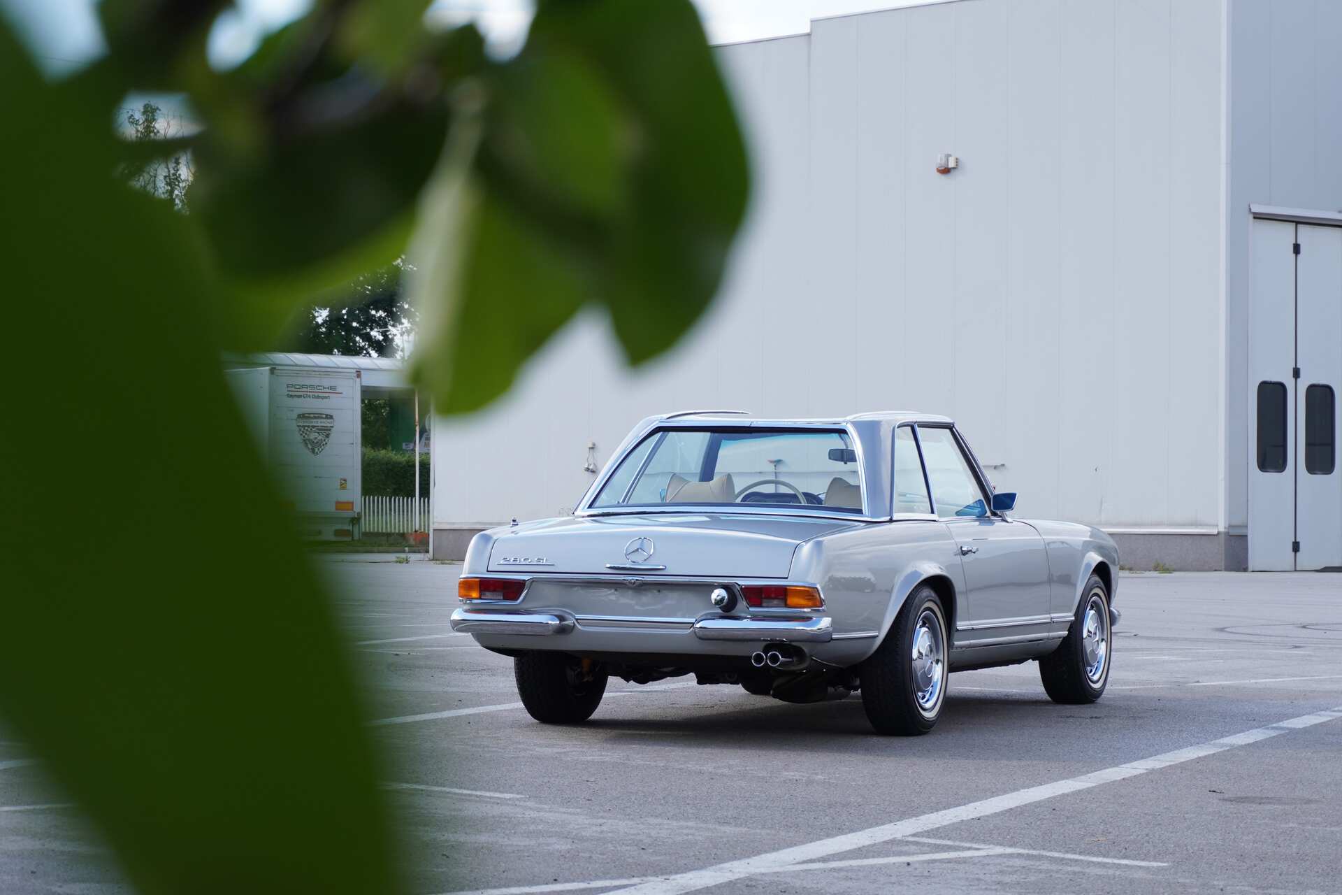 Mercedes-Benz-SL280-44