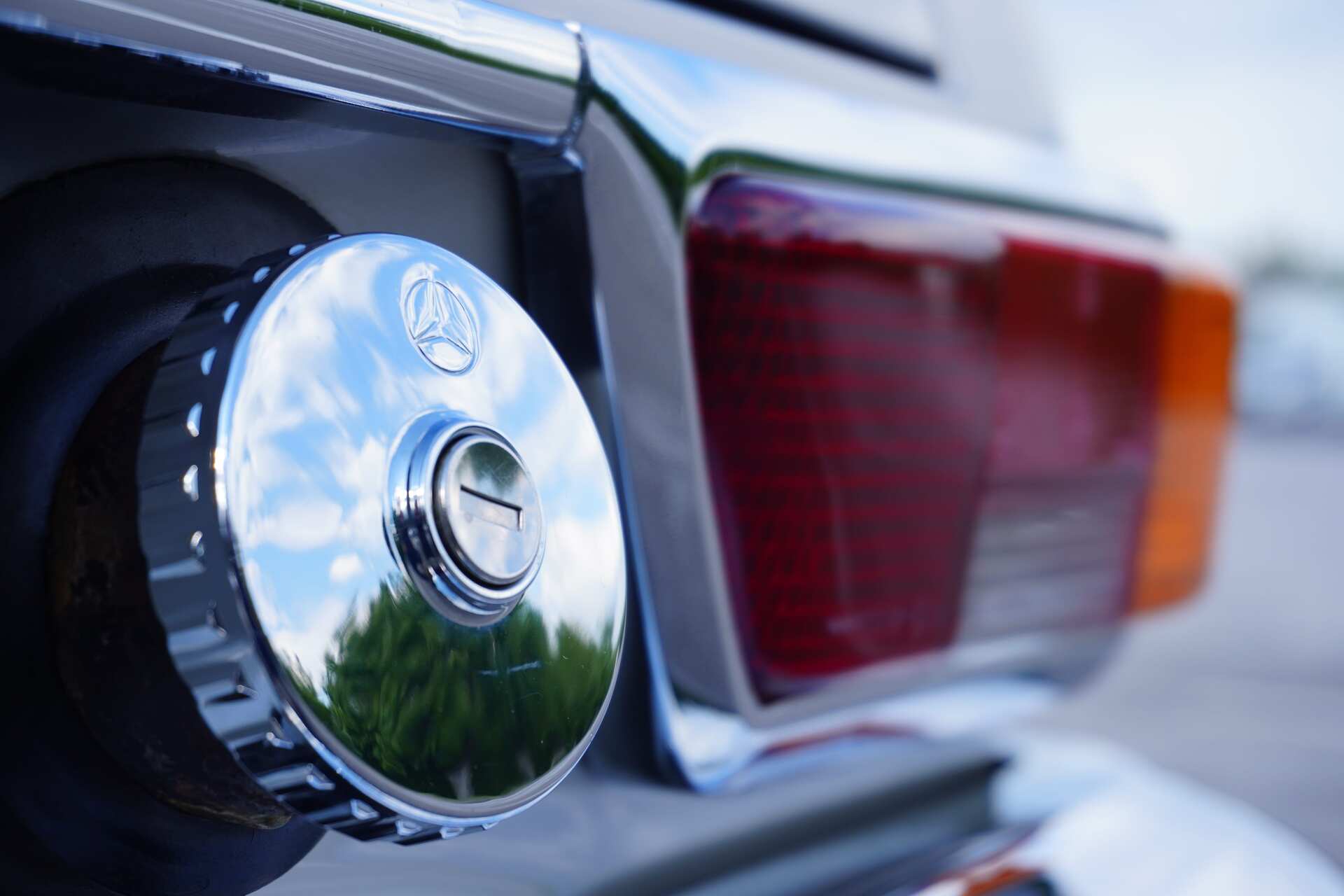 Mercedes-Benz-SL280-46