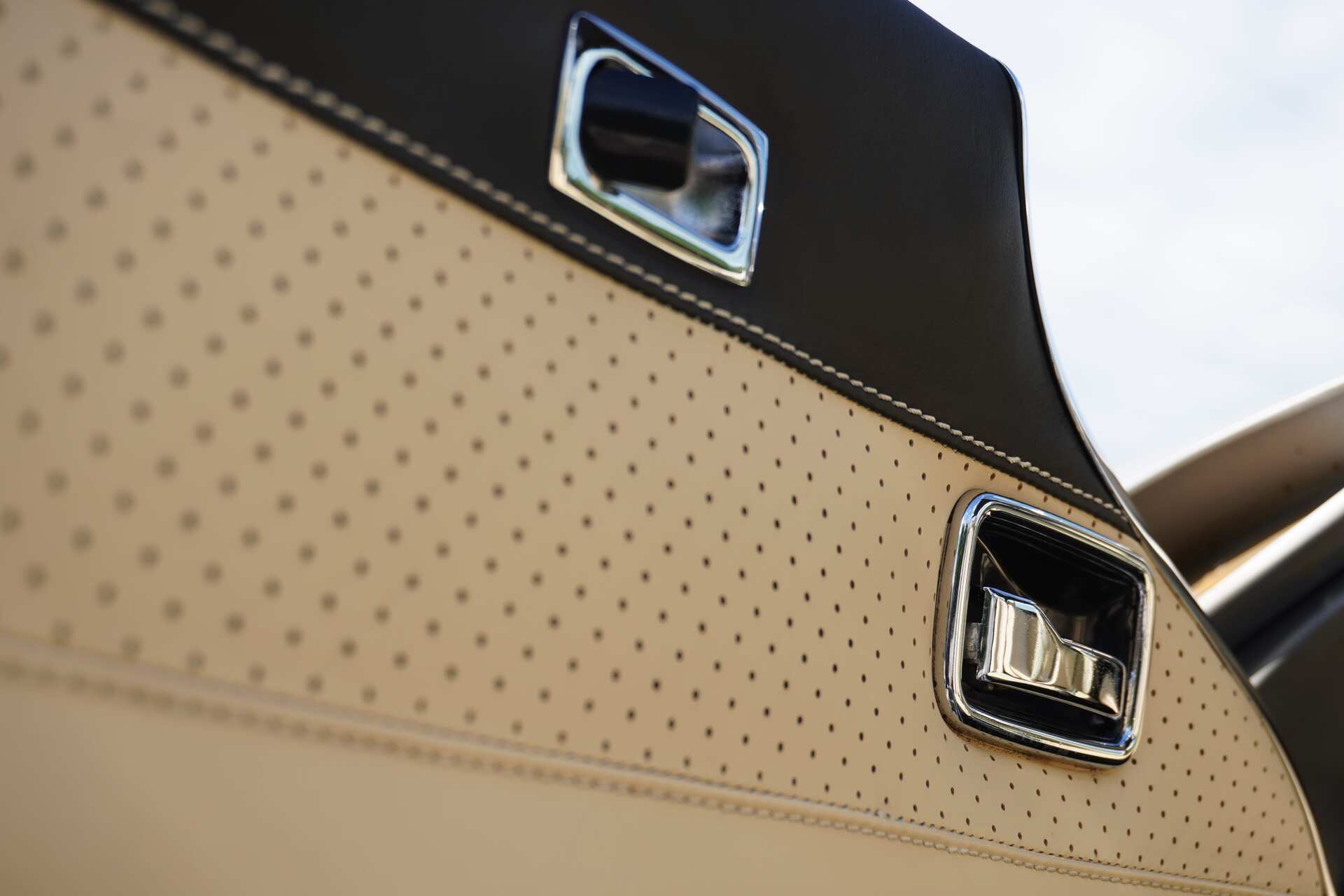 Mercedes-Benz-SL280-49