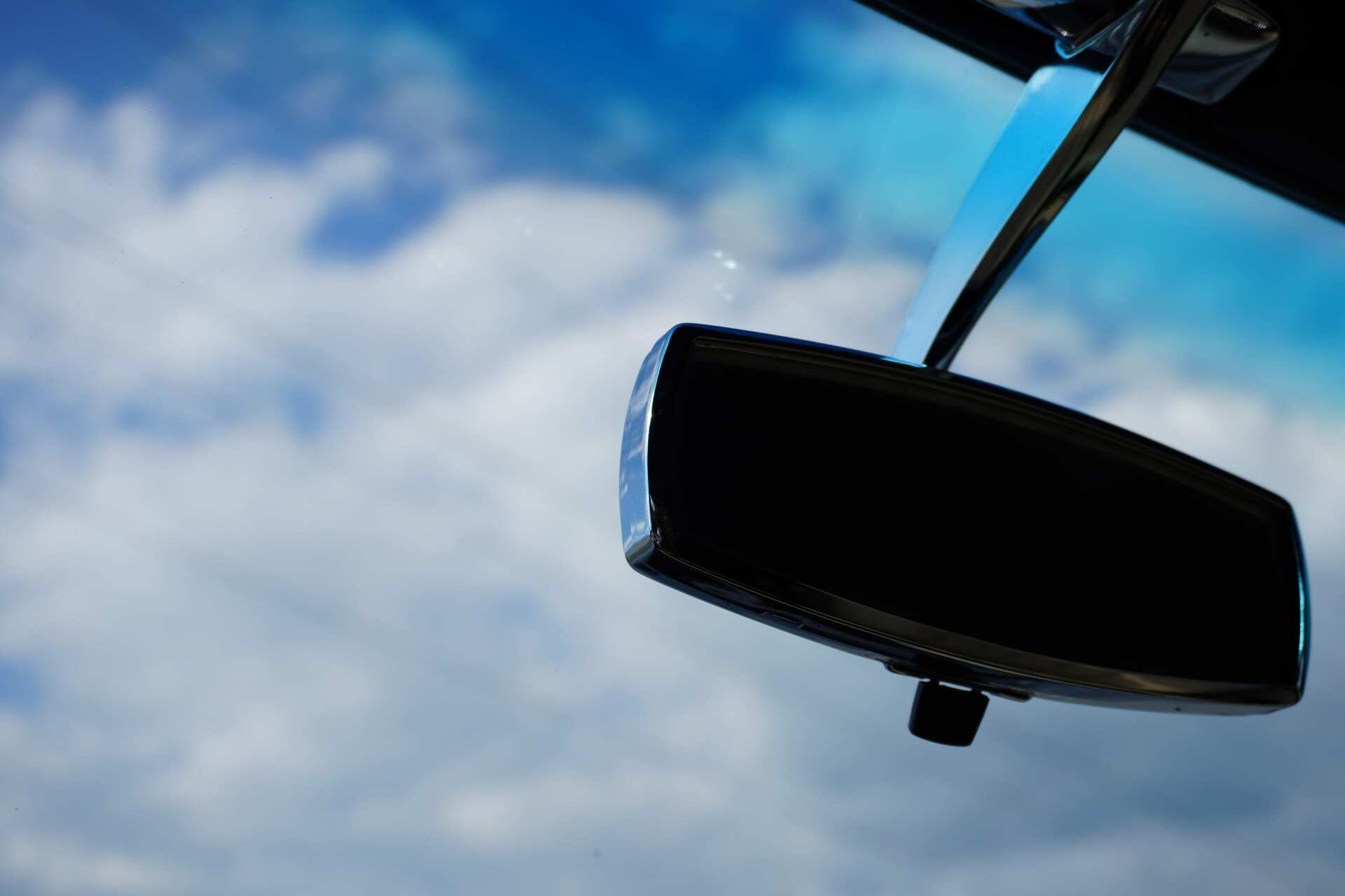 Mercedes-Benz-SL280-9