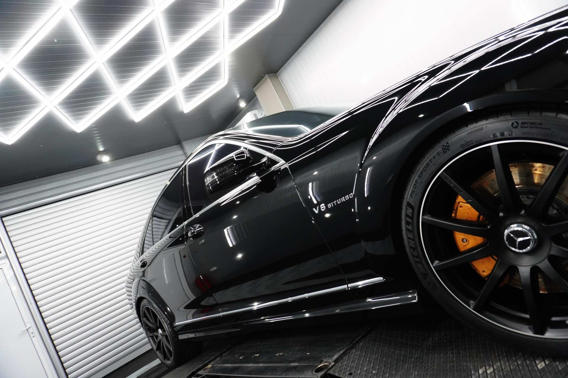 Mercedes-Benz-W221-3