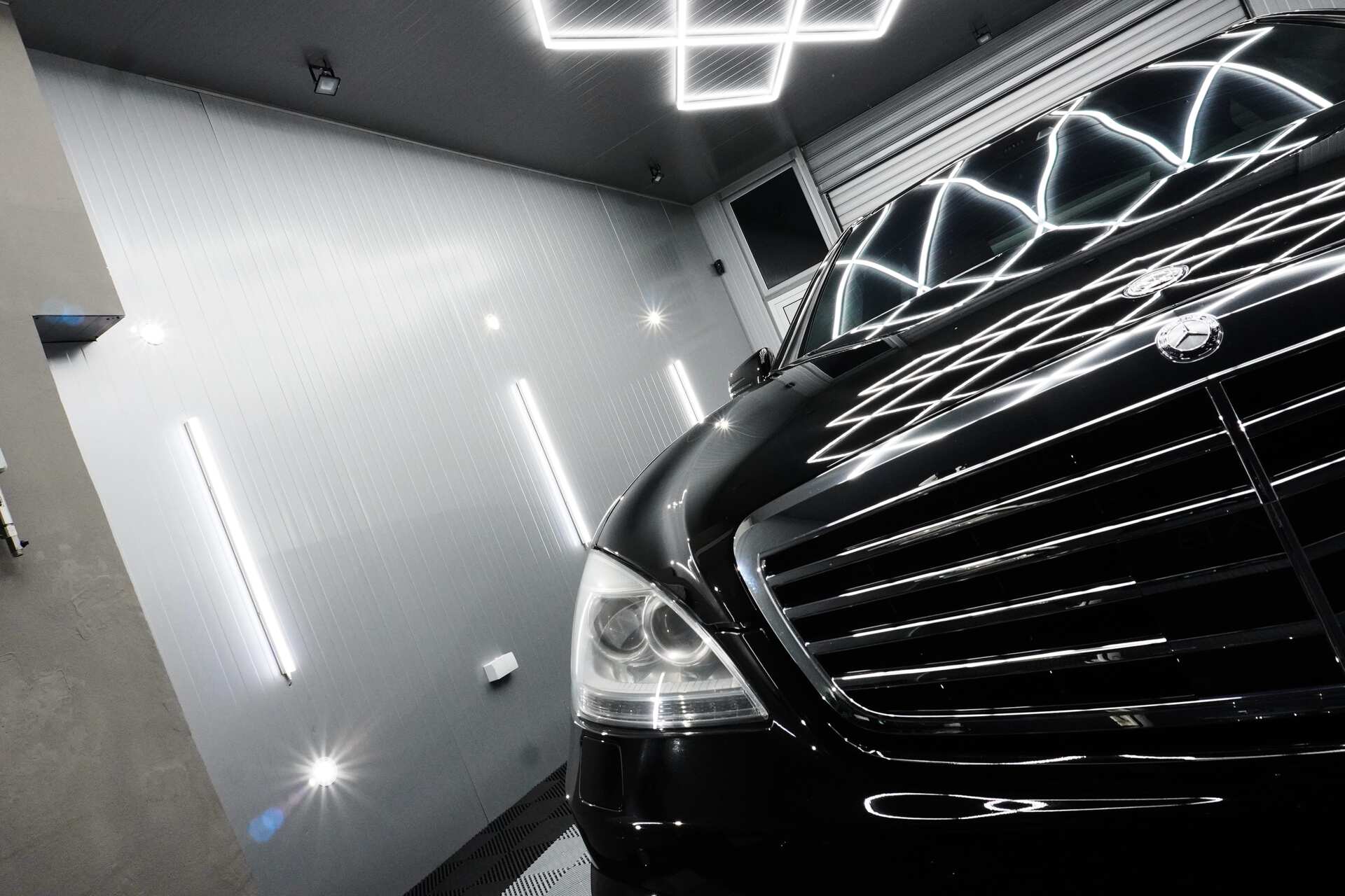 Mercedes-Benz-W221-4