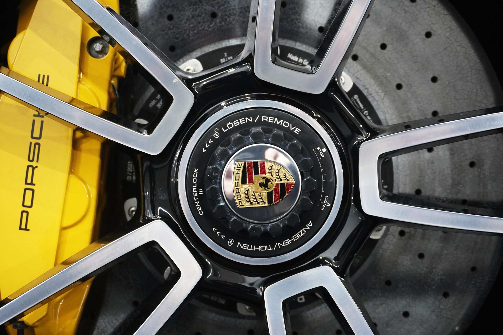 Porsche-911-Turbo-S-13