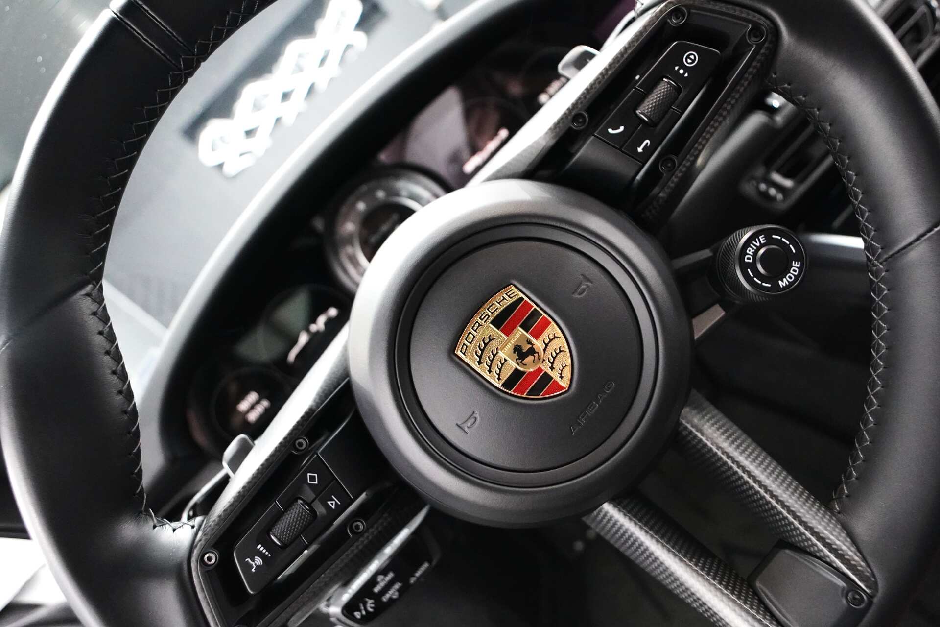 Porsche-911-Turbo-S-19