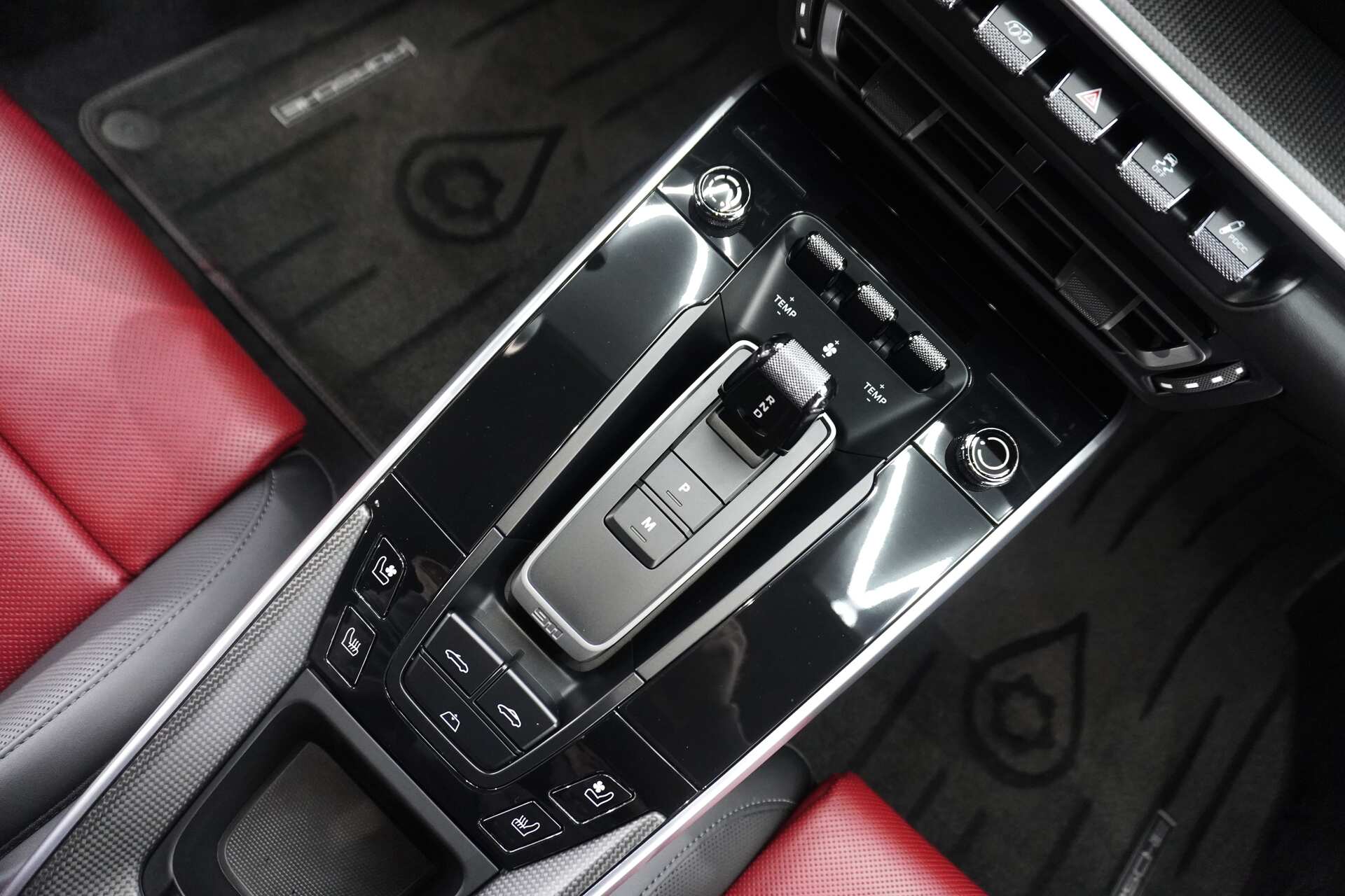 Porsche-911-Turbo-S-20