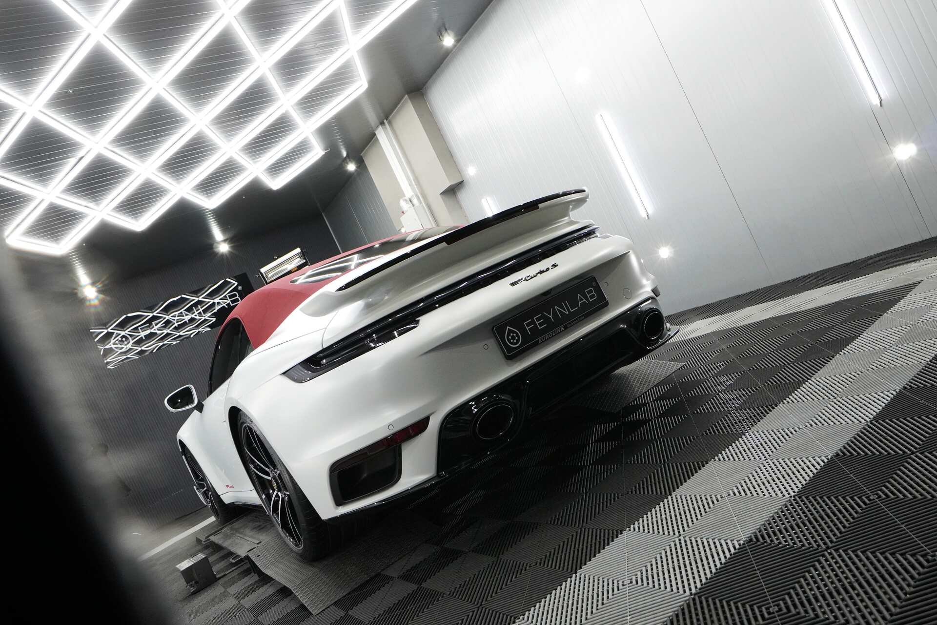 Porsche-911-Turbo-S-3