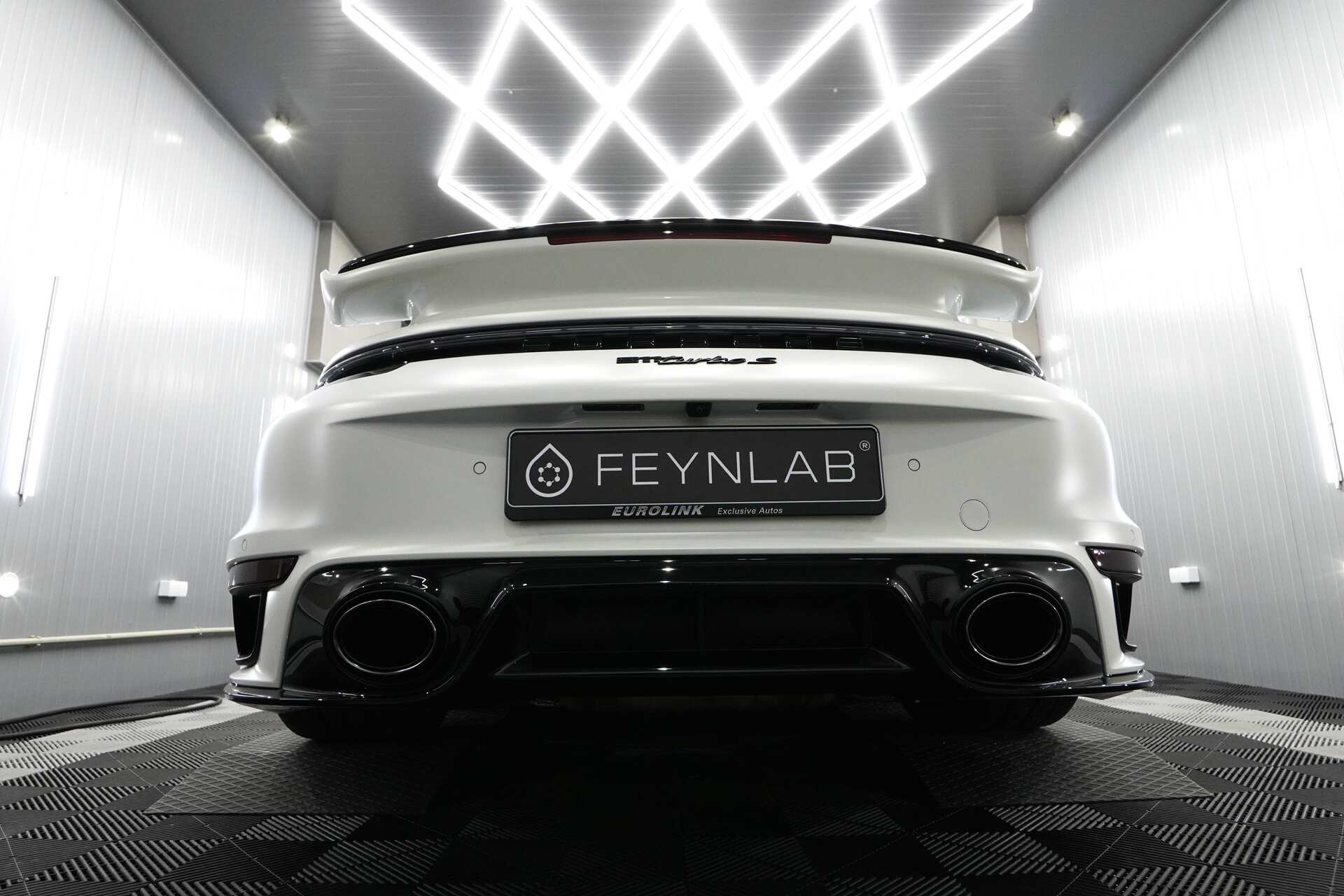 Porsche-911-Turbo-S-5