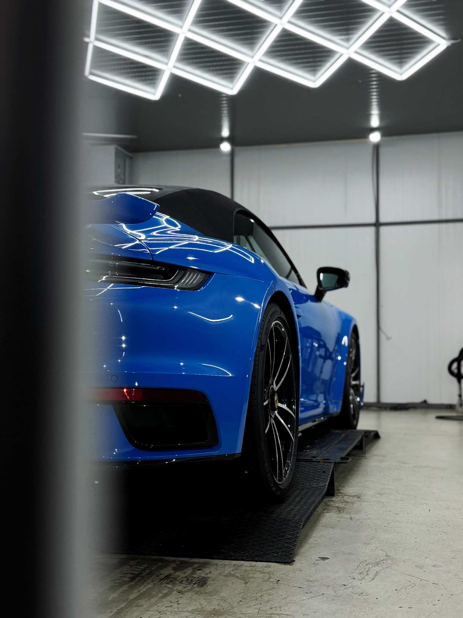 Porsche-911-Turbo-S-Blue-5