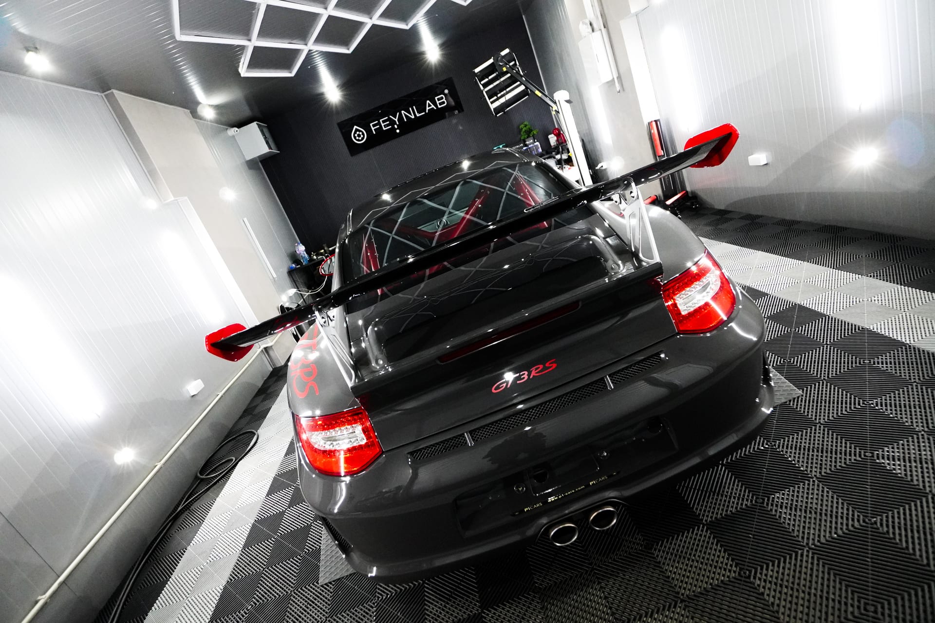 Porsche-997-GT3-RS-13