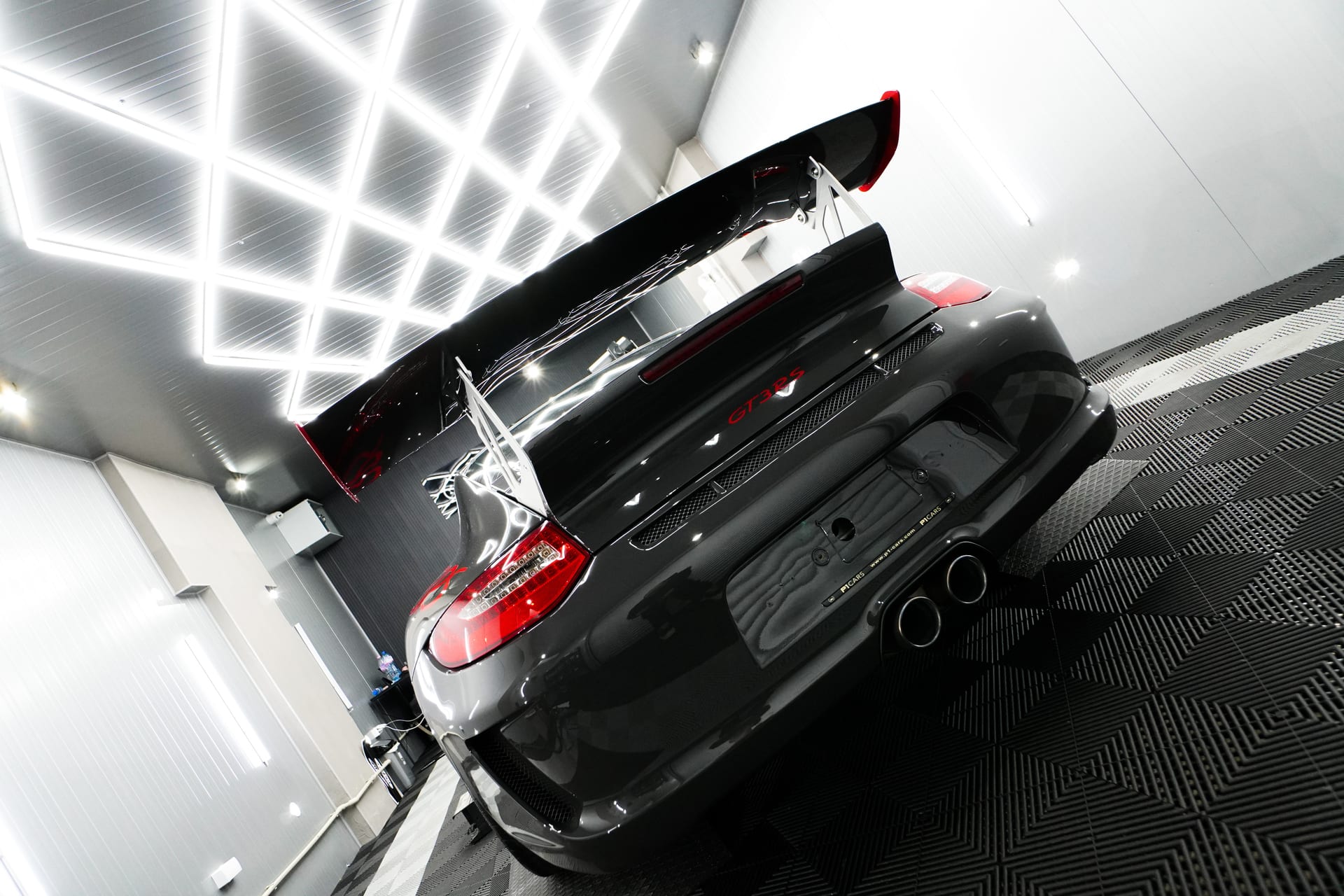 Porsche-997-GT3-RS-5