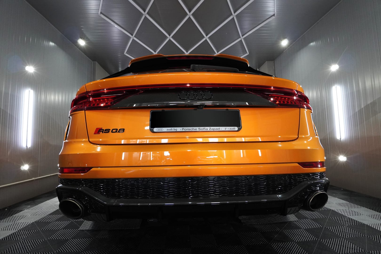 Audi-RSQ8-2
