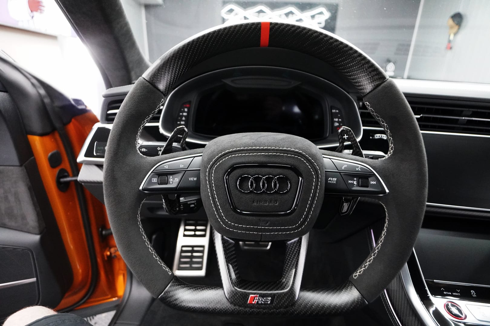 Audi-RSQ8-6