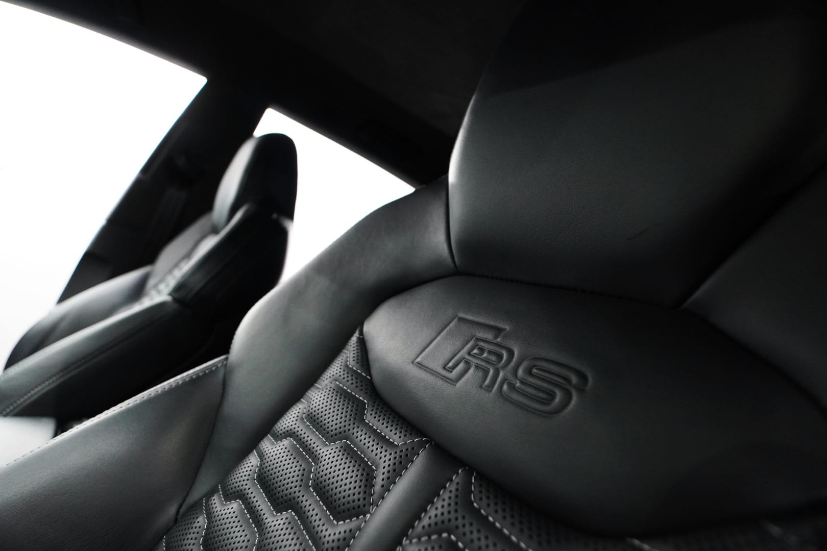 Audi-RSQ8-7