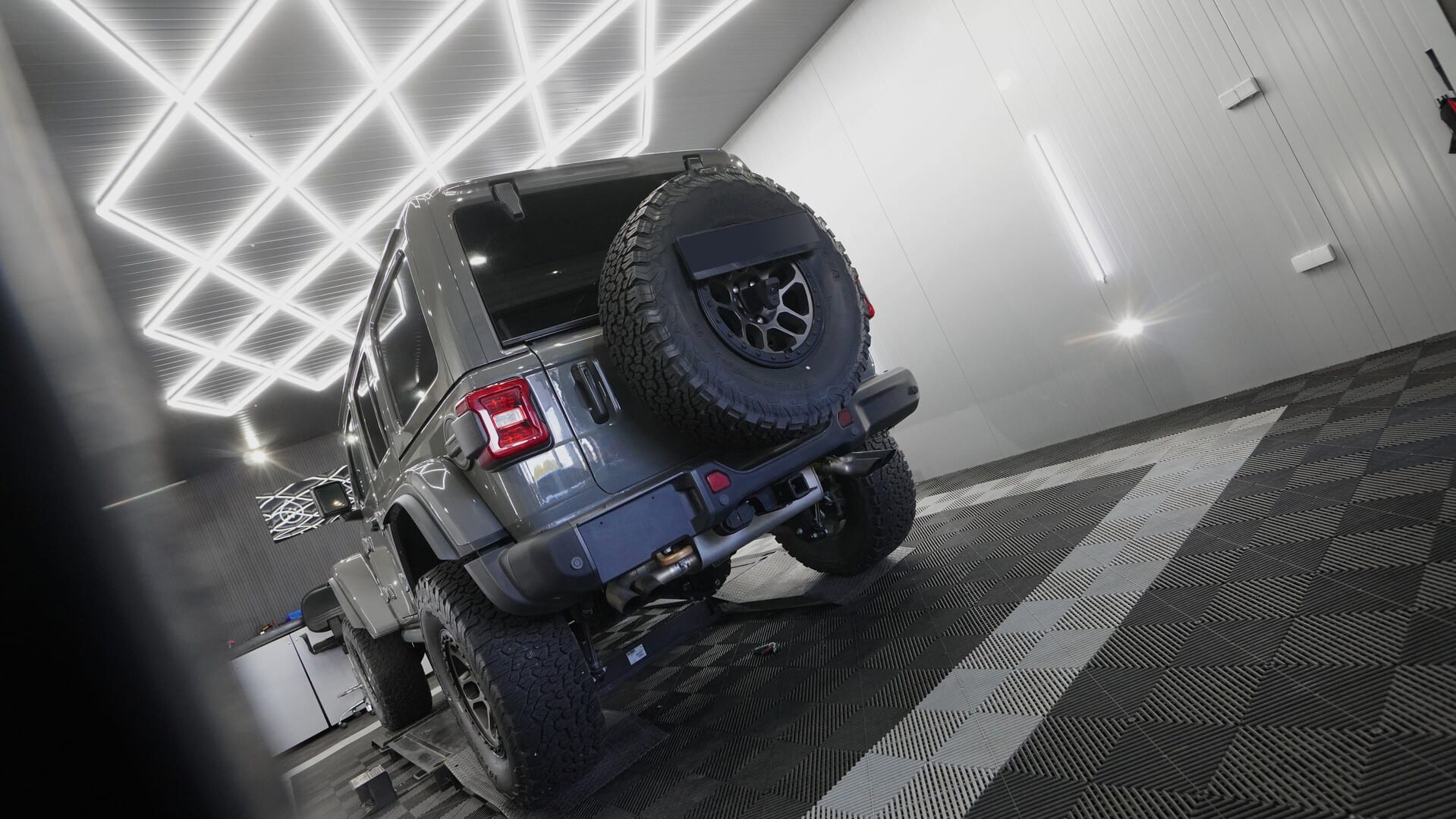 Jeep-Wrangler-Rubicon-392-11