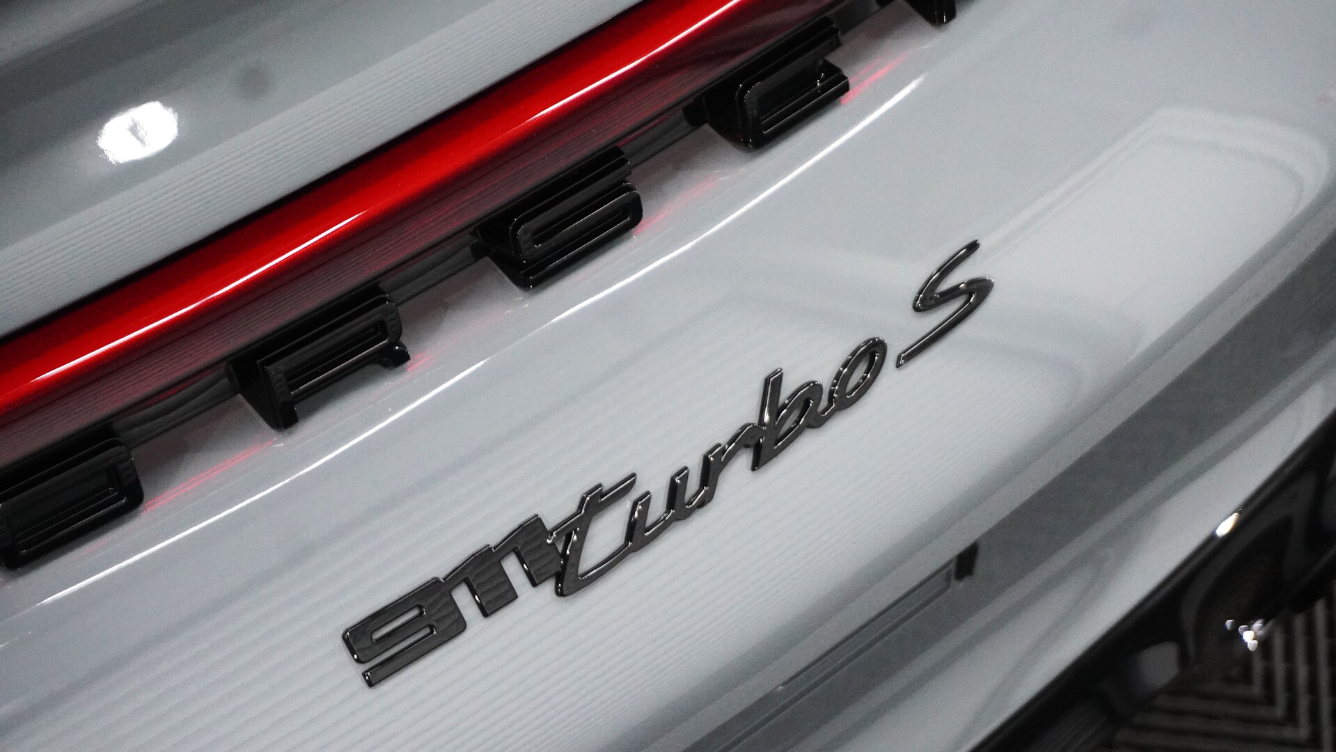 Porsche-911-Turbo-S-14