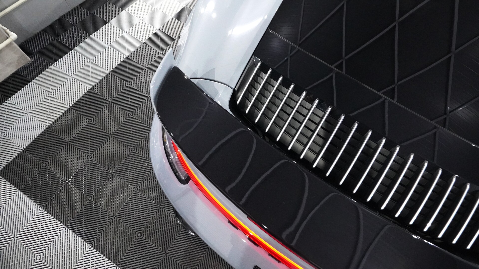 Porsche-911-Turbo-S-16