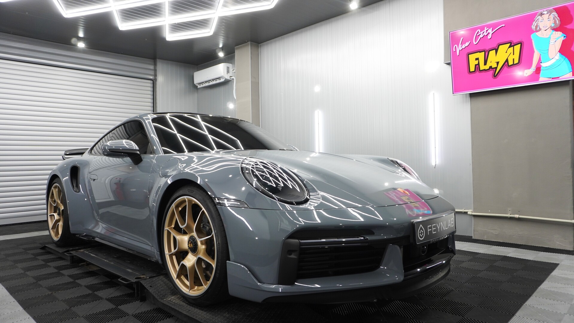 Porsche-911-Turbo-S-2