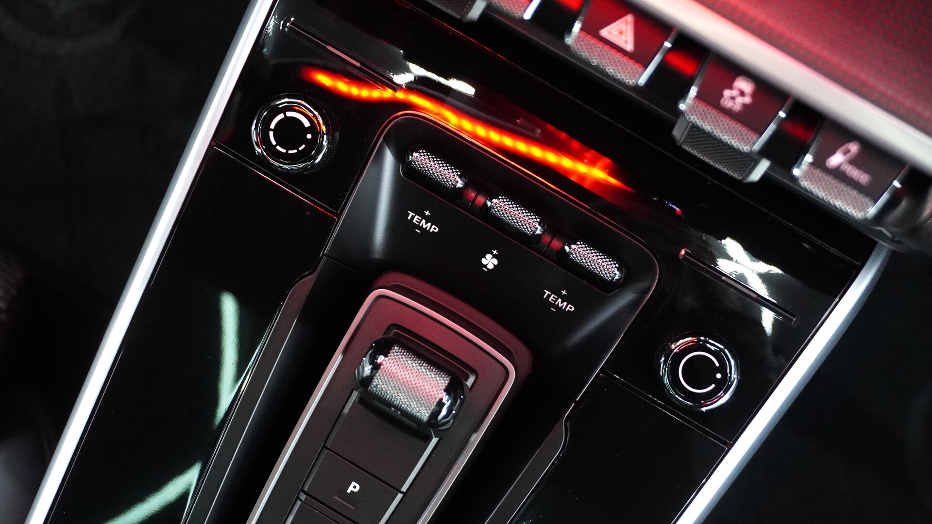 Porsche-911-Turbo-S-29