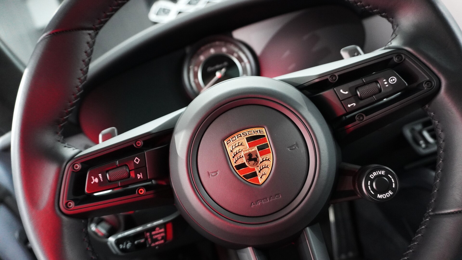 Porsche-911-Turbo-S-31