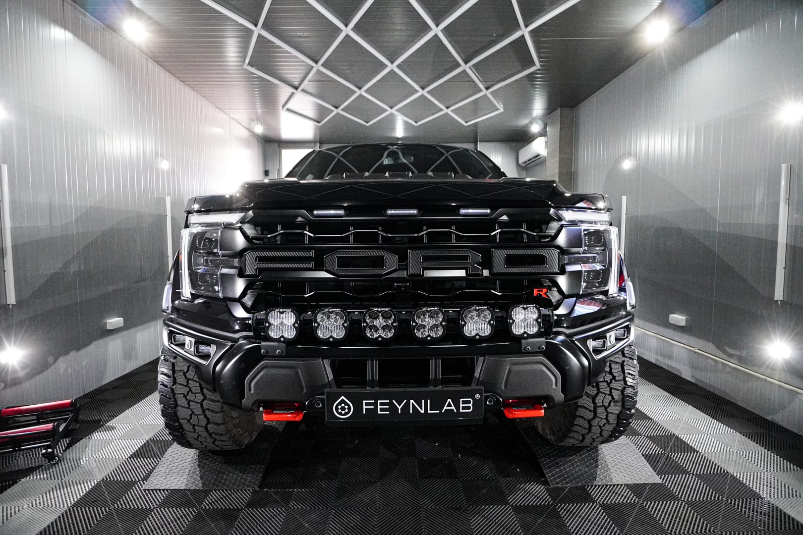 Ford-Raptor-R-2