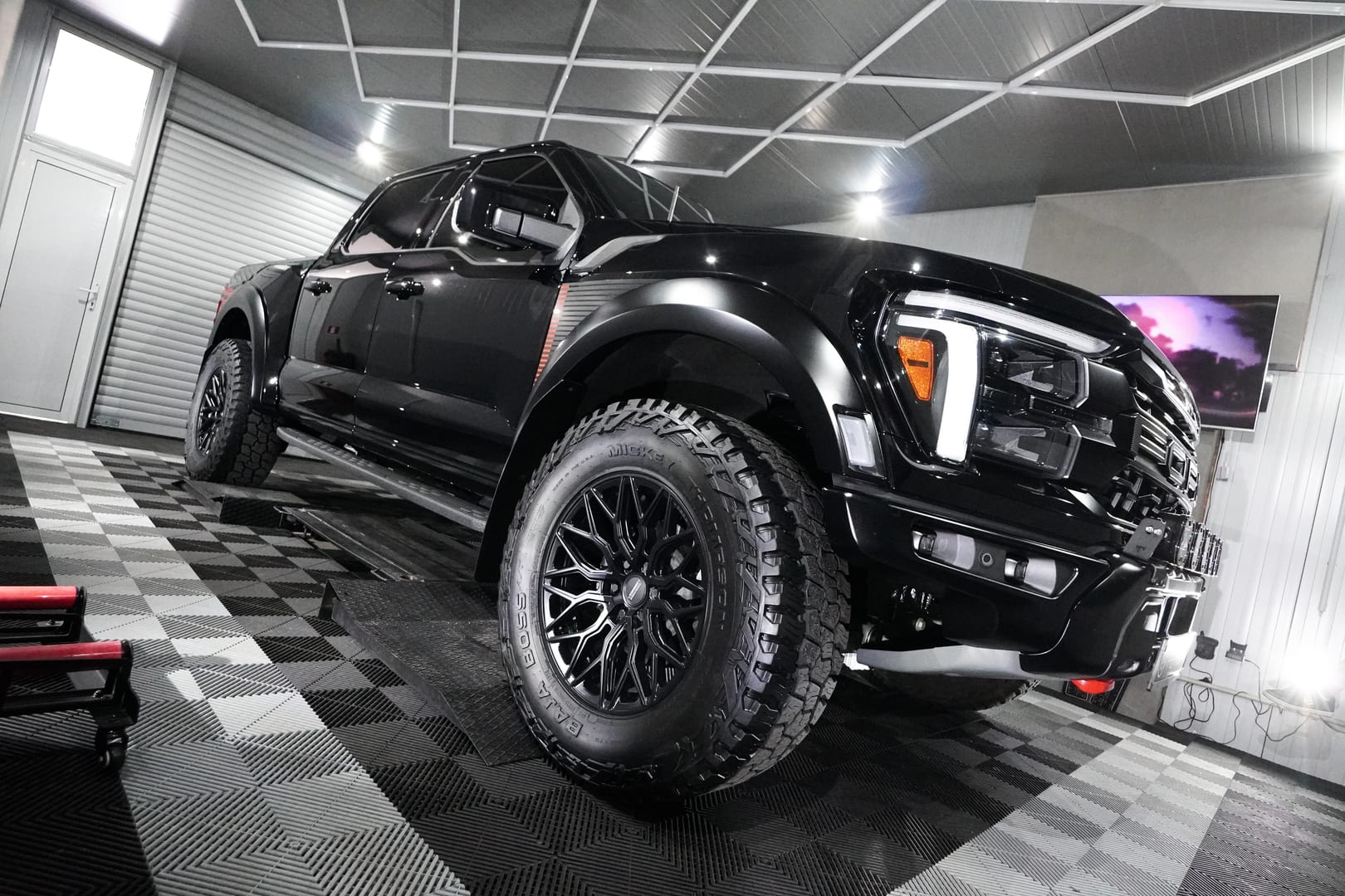 Ford-Raptor-R-3