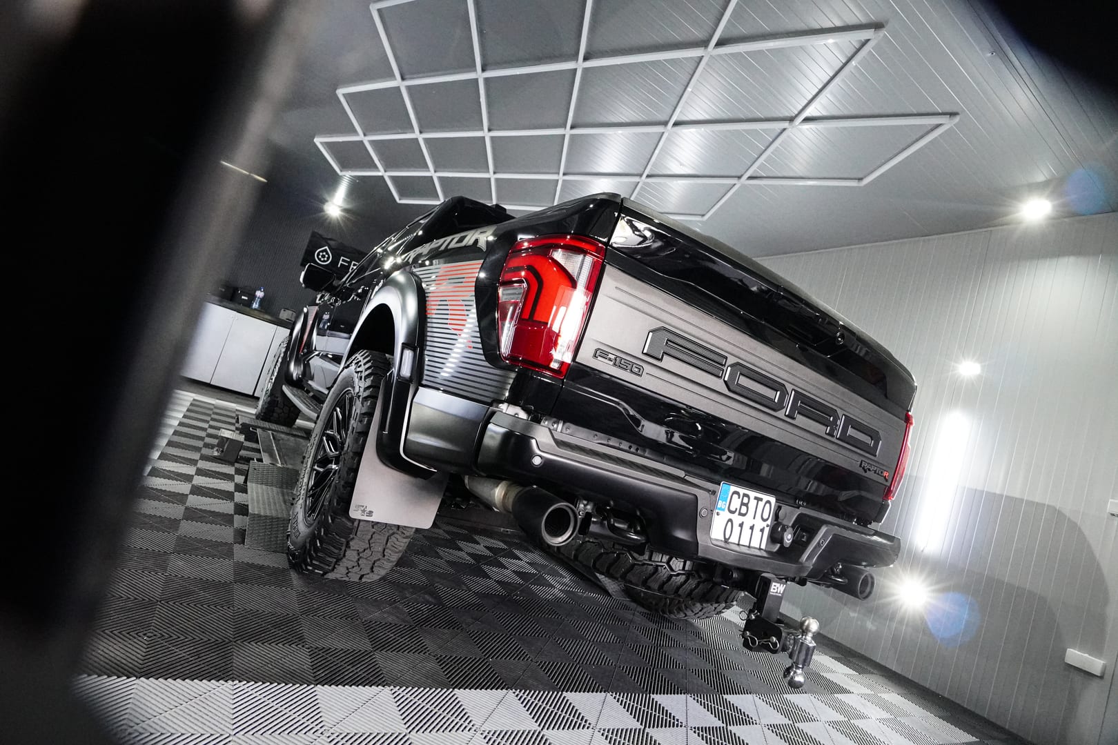 Ford-Raptor-R-7