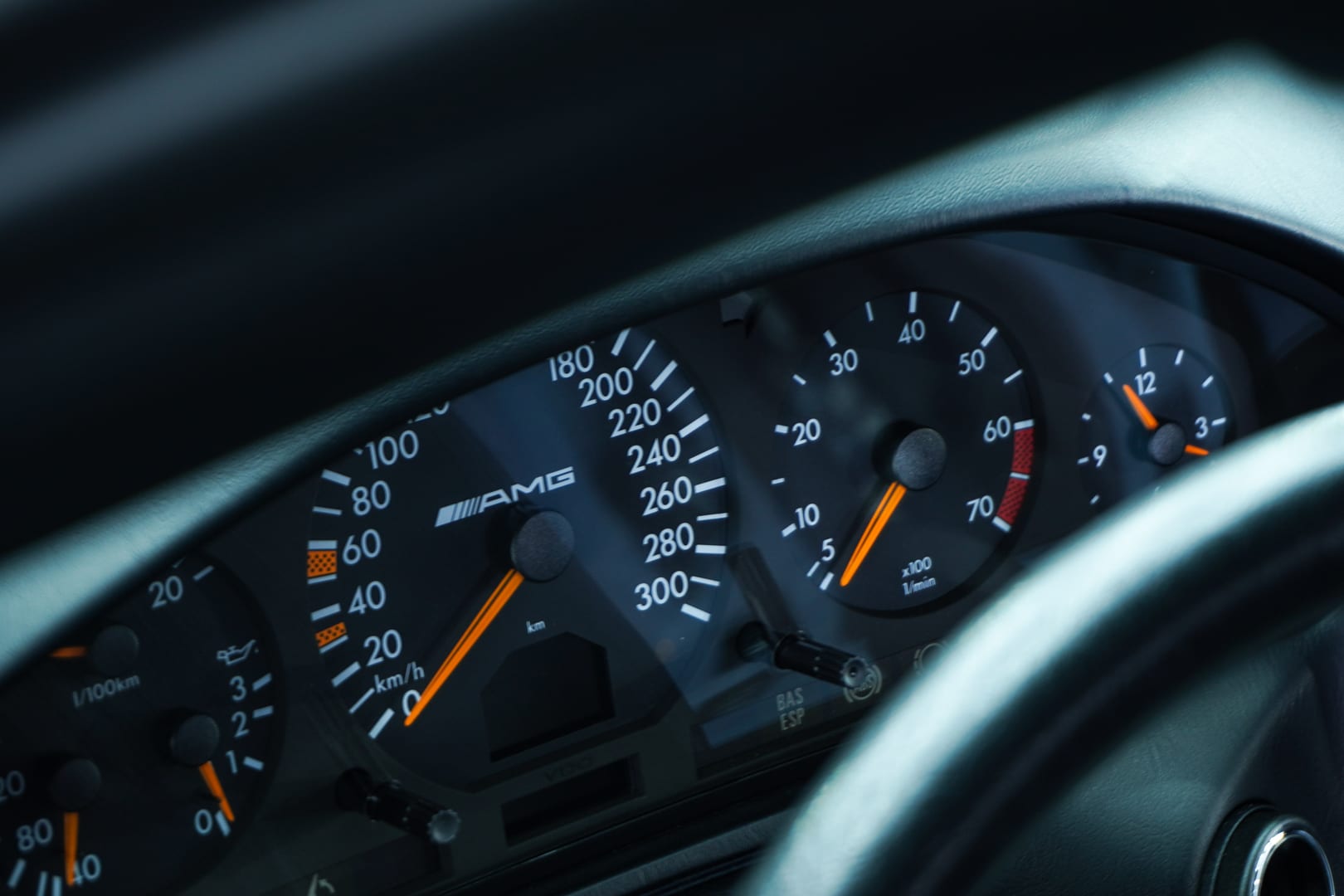 Mercedes-Benz-SL60-AMG-11