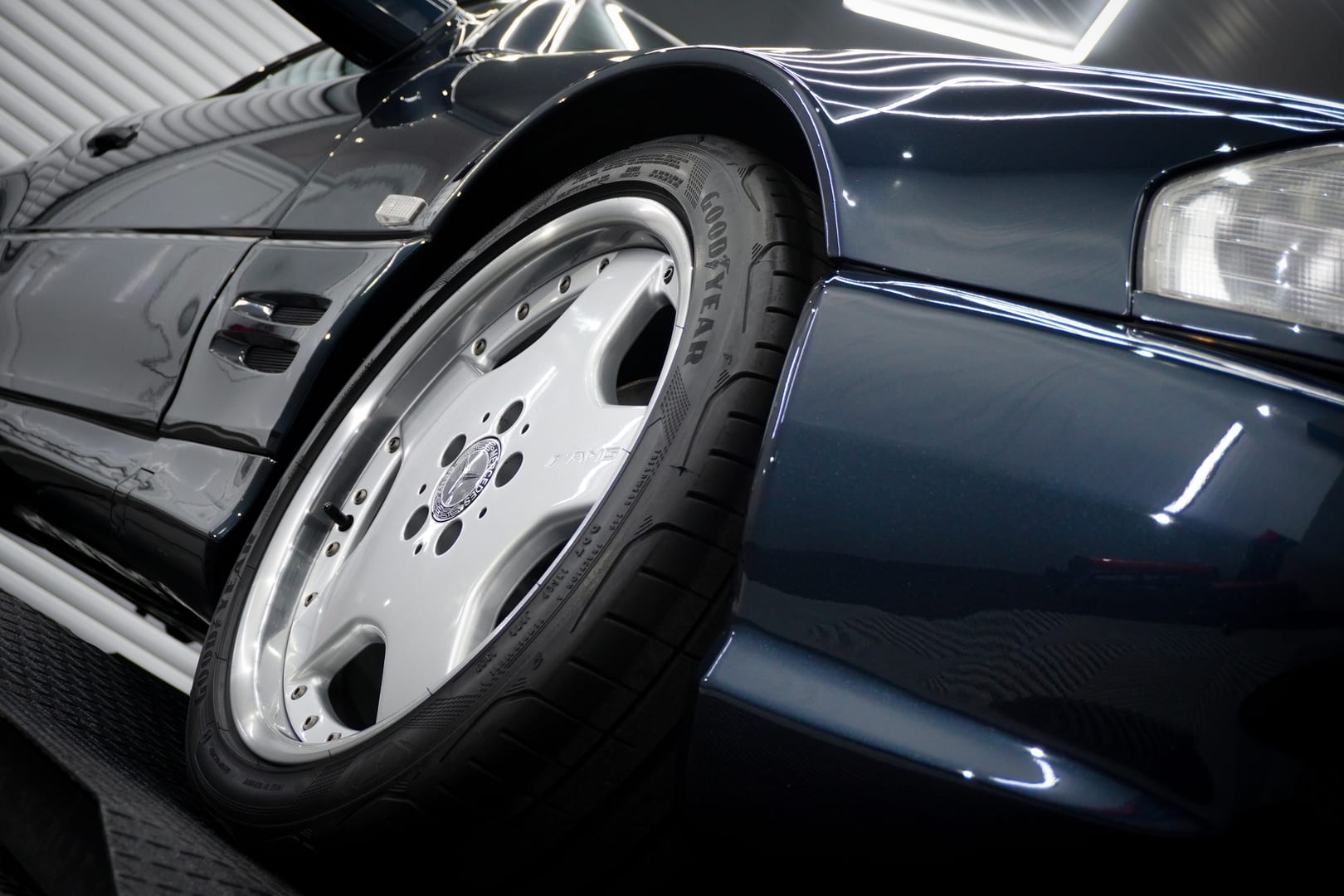 Mercedes-Benz-SL60-AMG-4