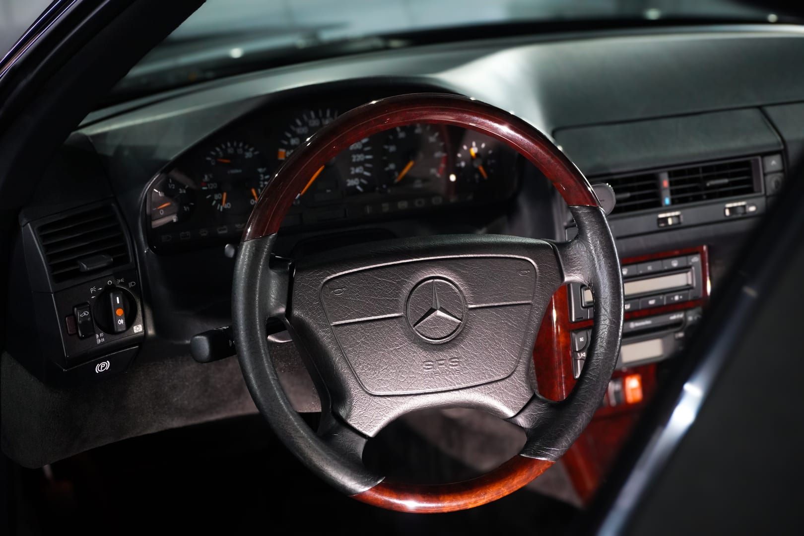 Merces-Benz-SL-600-15
