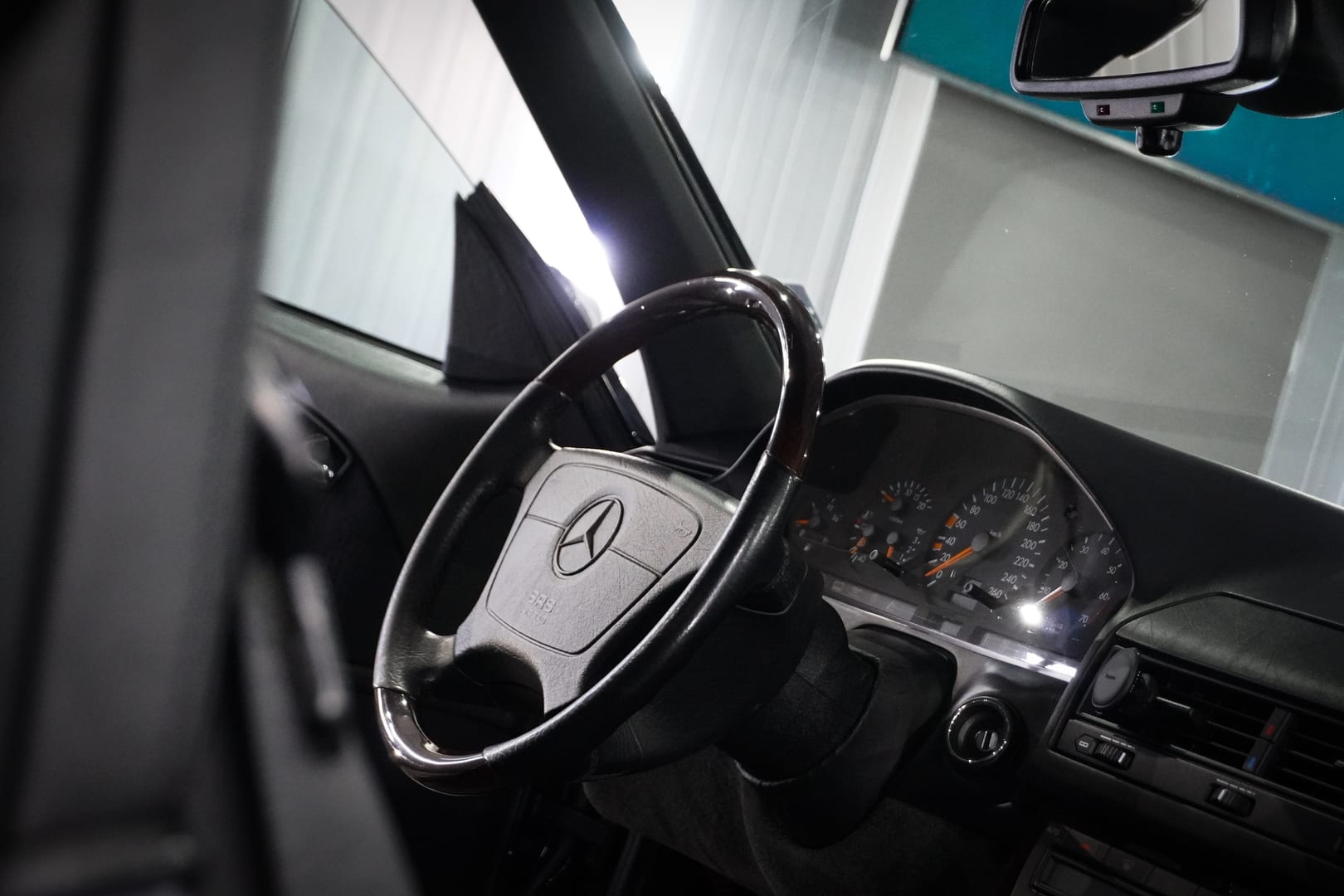 Merces-Benz-SL-600-25