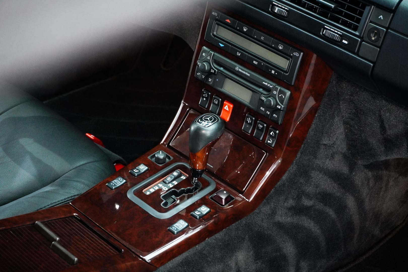 Merces-Benz-SL-600-26